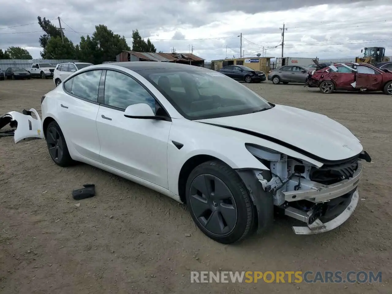 4 Photograph of a damaged car 5YJ3E1EA4NF207232 TESLA MODEL 3 2022