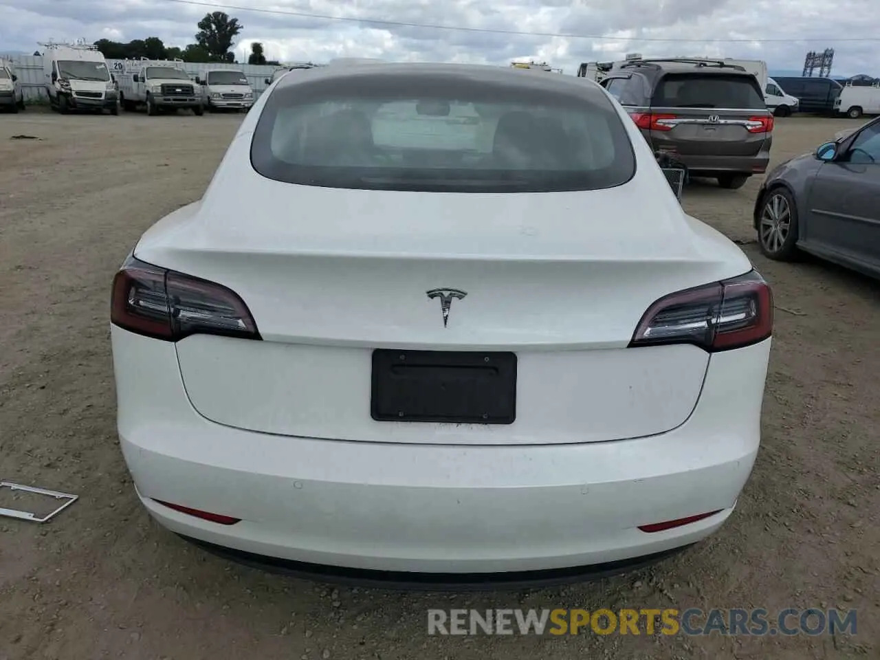 6 Photograph of a damaged car 5YJ3E1EA4NF207232 TESLA MODEL 3 2022