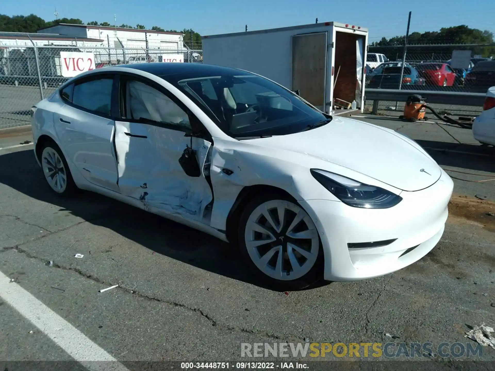 1 Photograph of a damaged car 5YJ3E1EA4NF239906 TESLA MODEL 3 2022