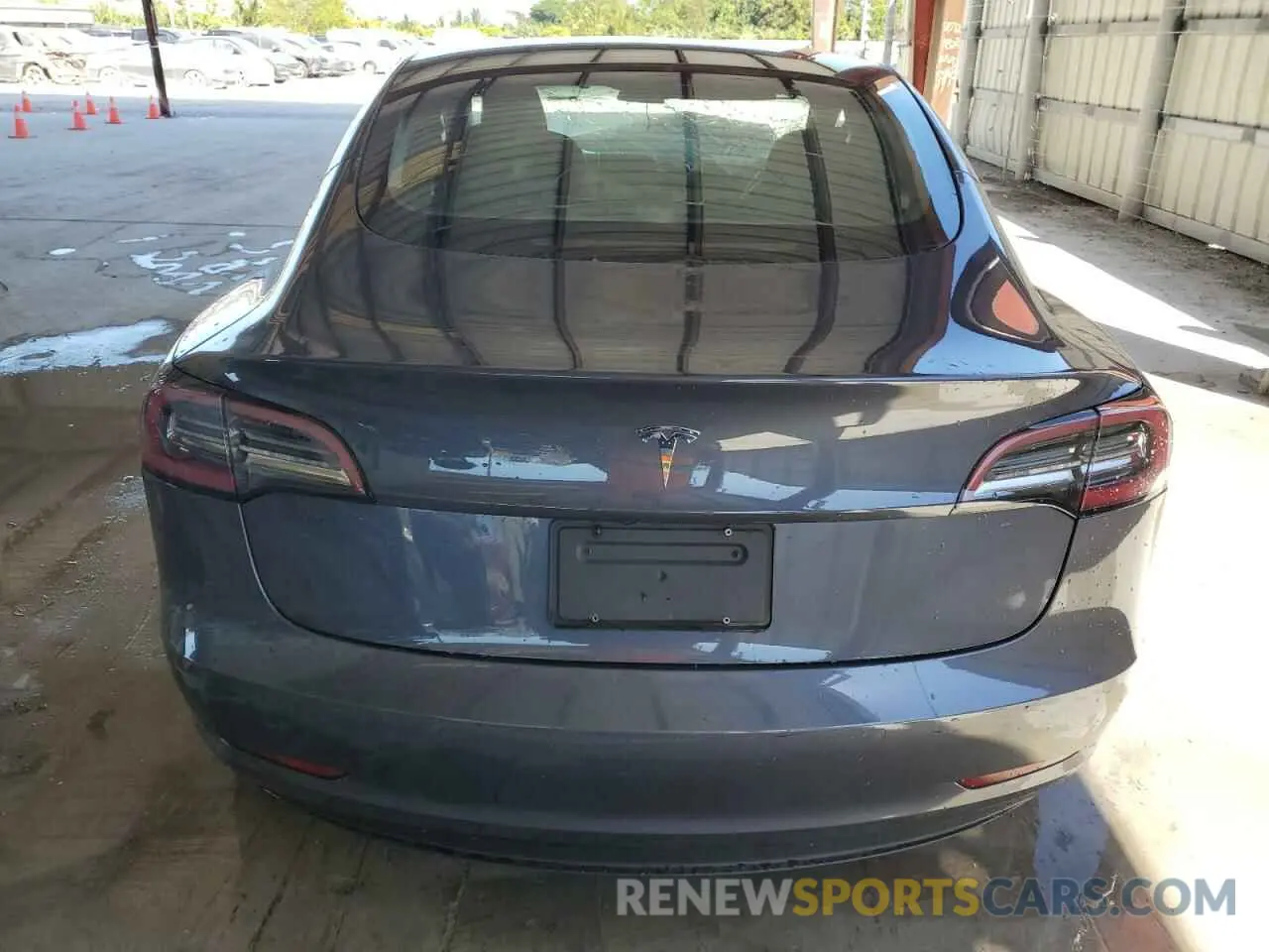 6 Photograph of a damaged car 5YJ3E1EA4NF285493 TESLA MODEL 3 2022