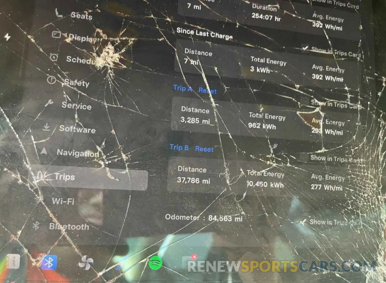 9 Photograph of a damaged car 5YJ3E1EA4NF285493 TESLA MODEL 3 2022