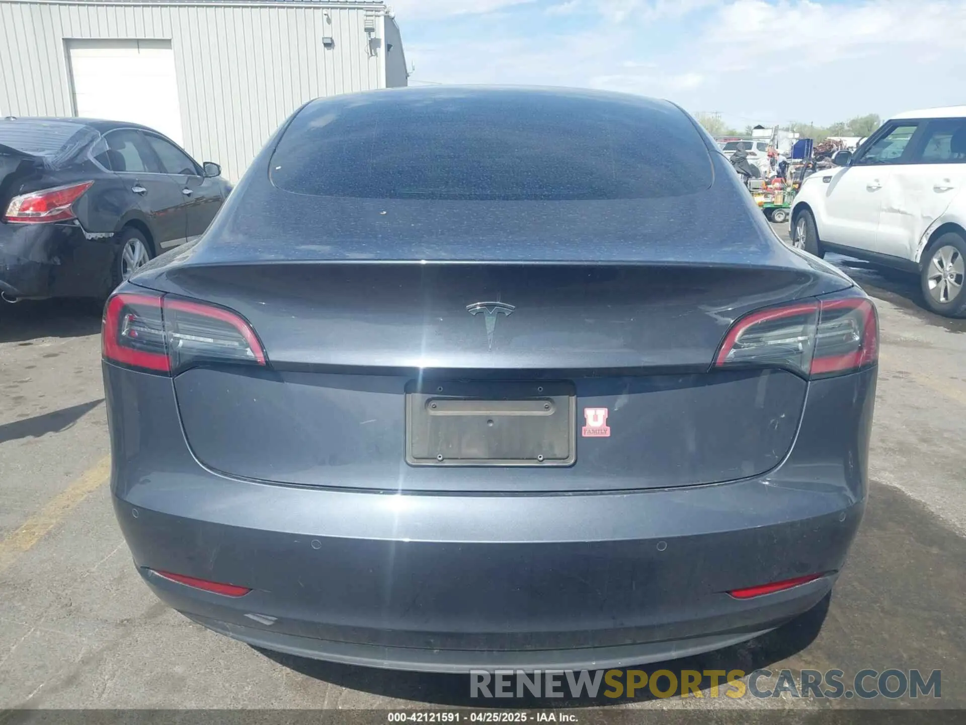 15 Photograph of a damaged car 5YJ3E1EA4NF296848 TESLA MODEL 3 2022