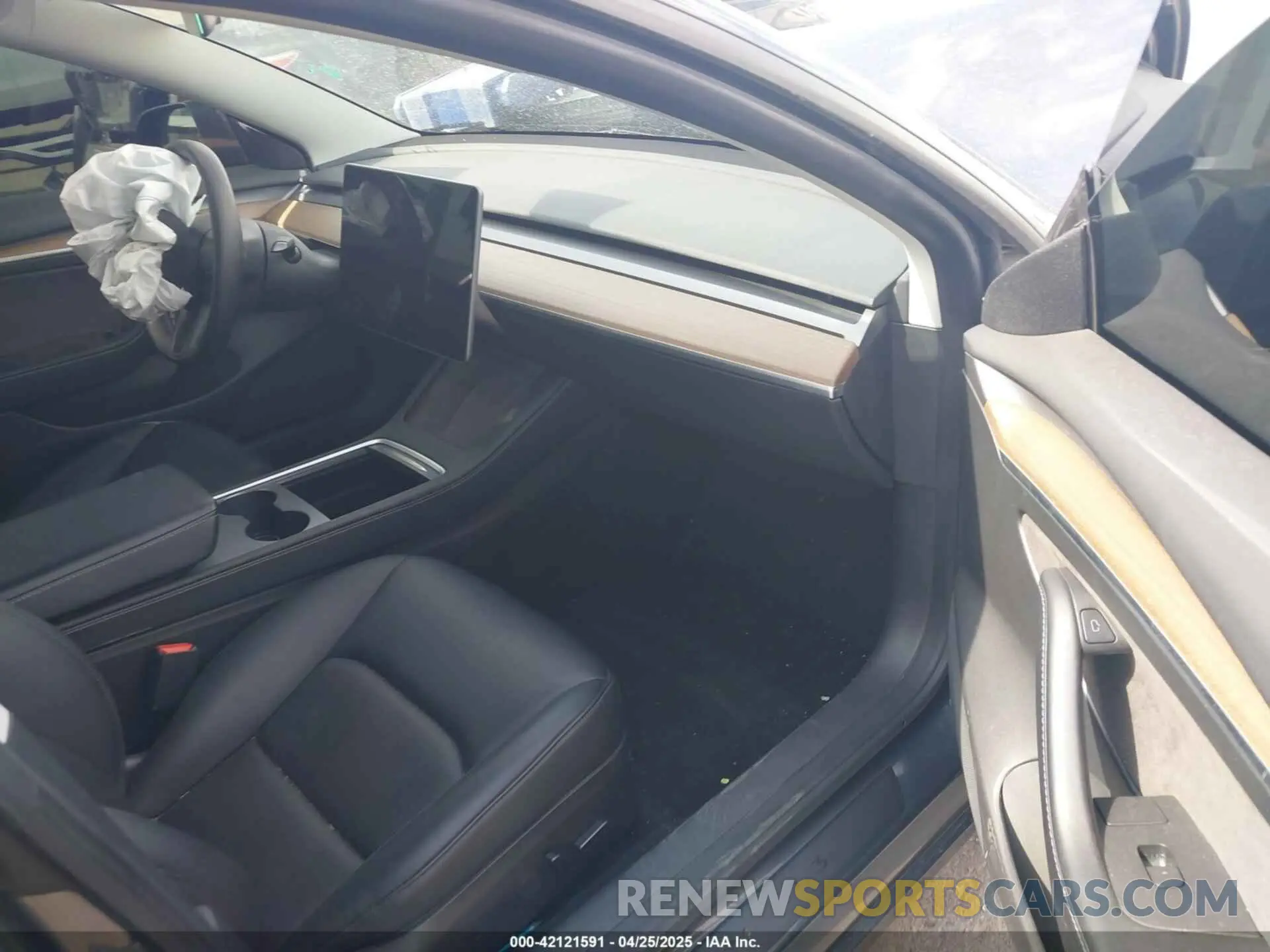 5 Photograph of a damaged car 5YJ3E1EA4NF296848 TESLA MODEL 3 2022