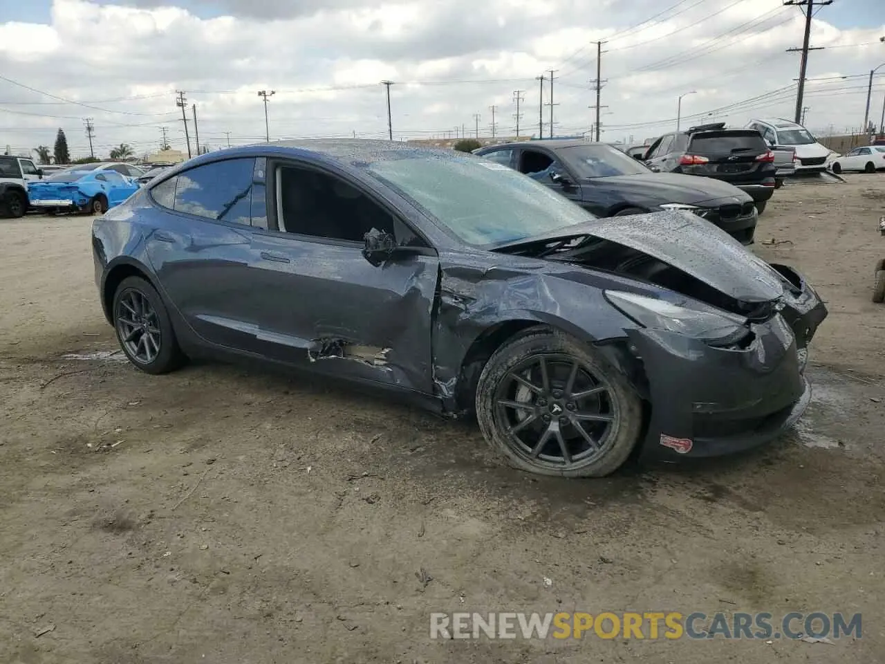 4 Photograph of a damaged car 5YJ3E1EA4NF343053 TESLA MODEL 3 2022