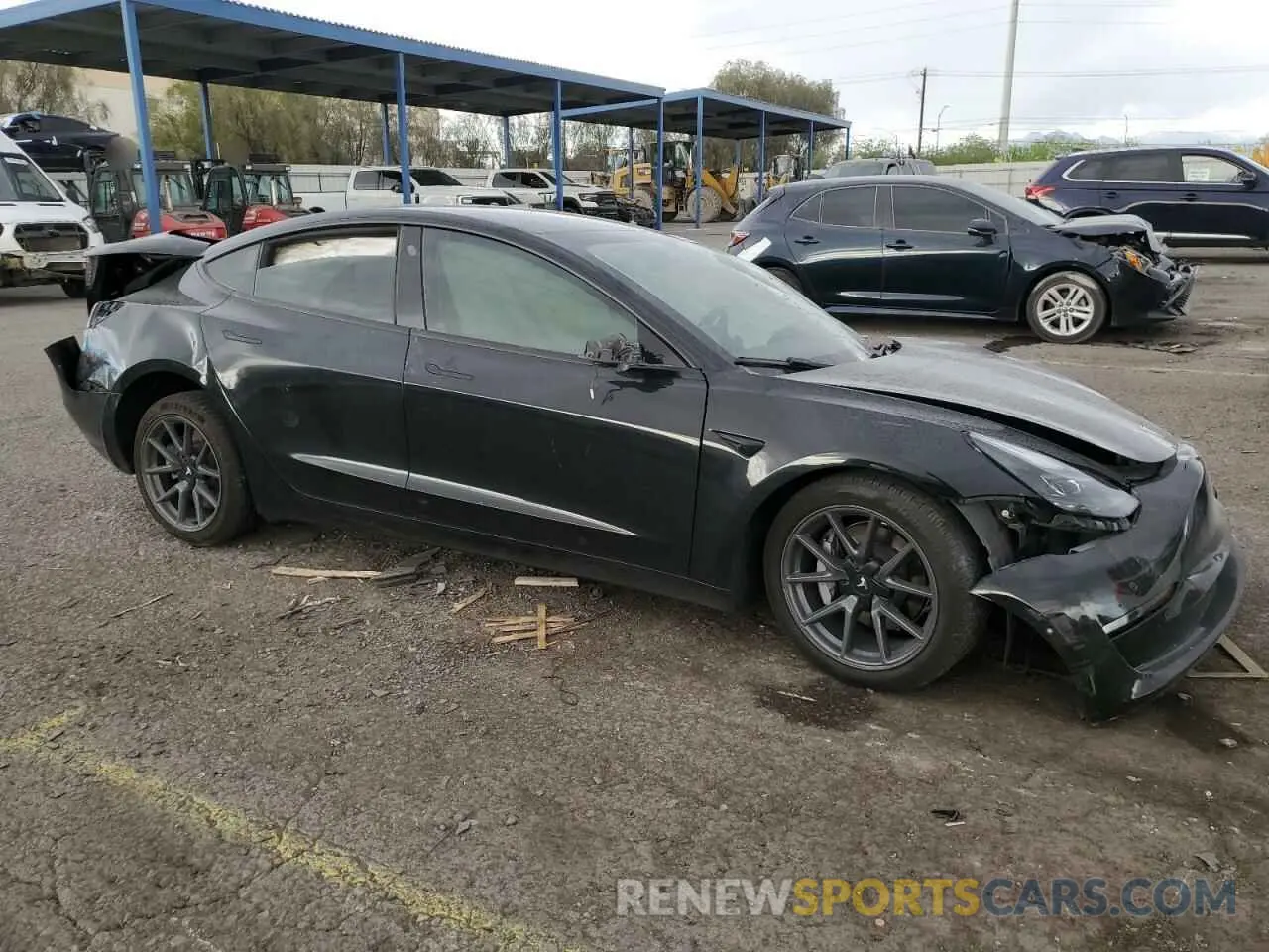 4 Photograph of a damaged car 5YJ3E1EA4NF347815 TESLA MODEL 3 2022
