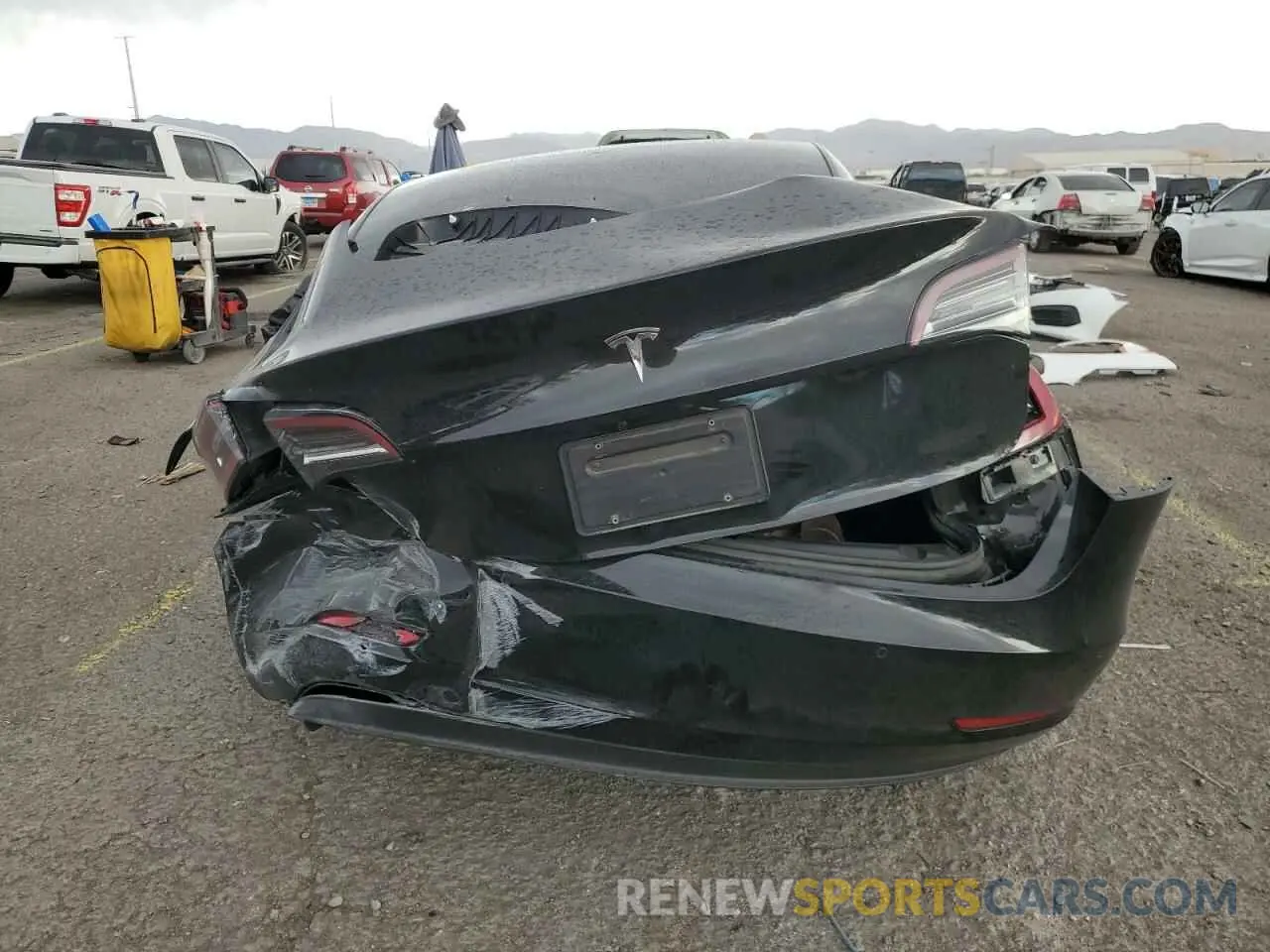 6 Photograph of a damaged car 5YJ3E1EA4NF347815 TESLA MODEL 3 2022