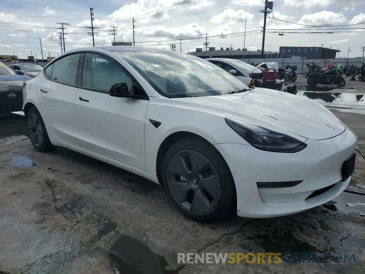 4 Photograph of a damaged car 5YJ3E1EA4NF354750 TESLA MODEL 3 2022