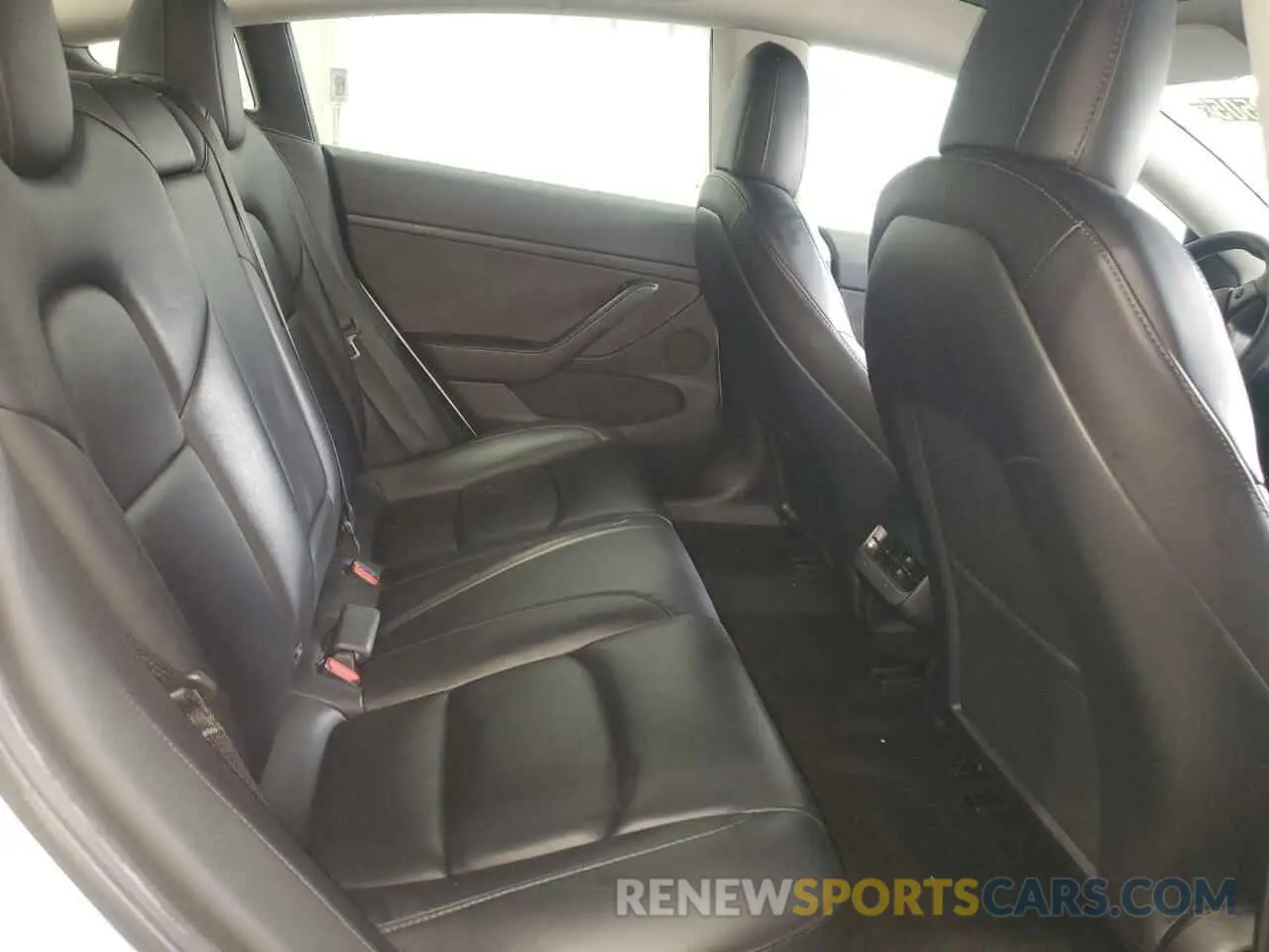 10 Photograph of a damaged car 5YJ3E1EA4NF368874 TESLA MODEL 3 2022