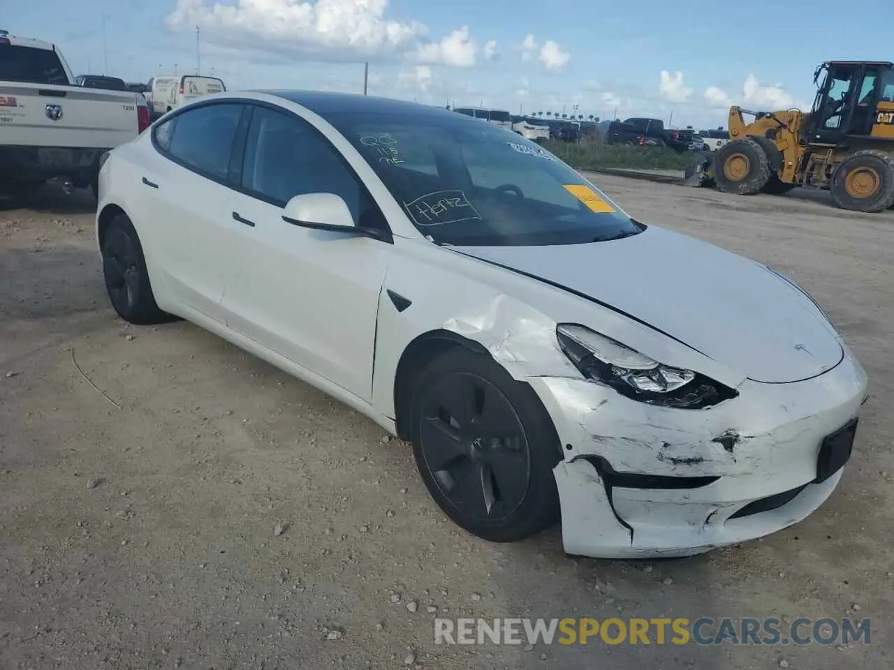 4 Photograph of a damaged car 5YJ3E1EA4NF370754 TESLA MODEL 3 2022