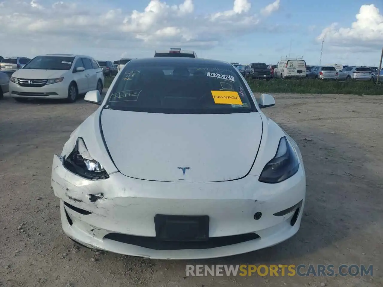 5 Photograph of a damaged car 5YJ3E1EA4NF370754 TESLA MODEL 3 2022