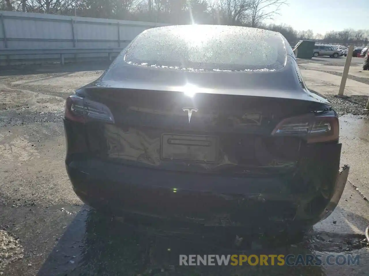 6 Photograph of a damaged car 5YJ3E1EA4NF370947 TESLA MODEL 3 2022