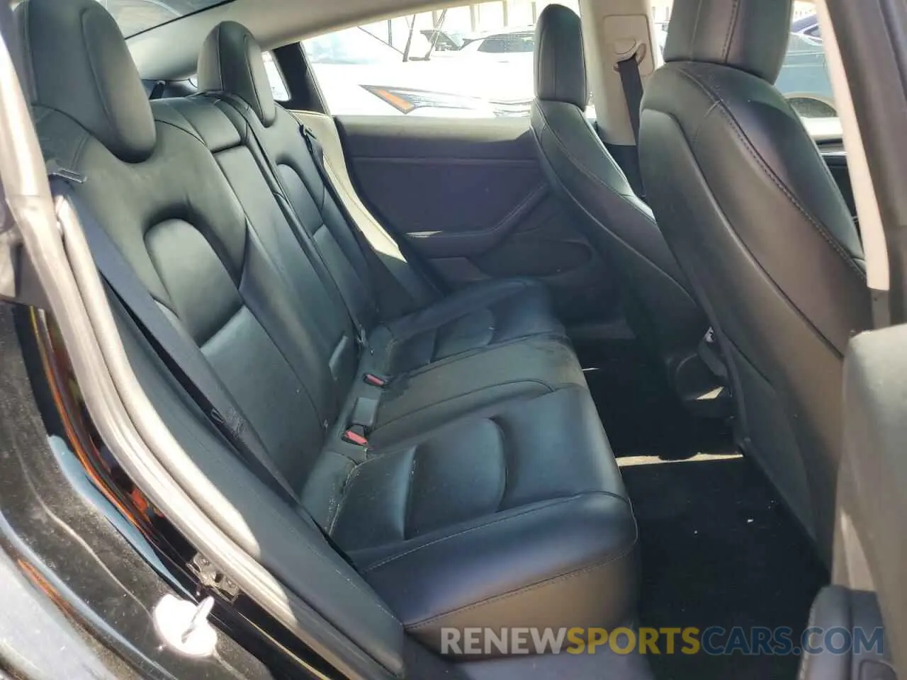 10 Photograph of a damaged car 5YJ3E1EA4NF371998 TESLA MODEL 3 2022