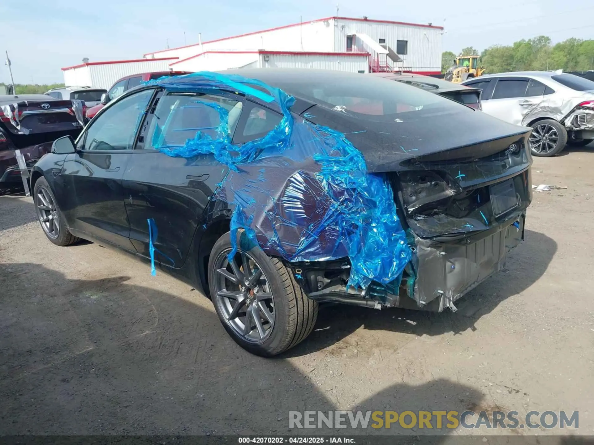 3 Photograph of a damaged car 5YJ3E1EA5NF102196 TESLA MODEL 3 2022