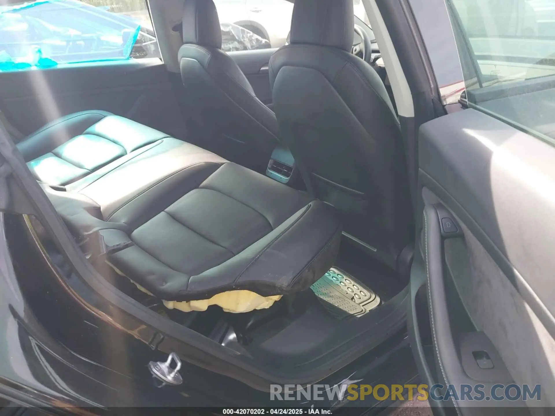 8 Photograph of a damaged car 5YJ3E1EA5NF102196 TESLA MODEL 3 2022