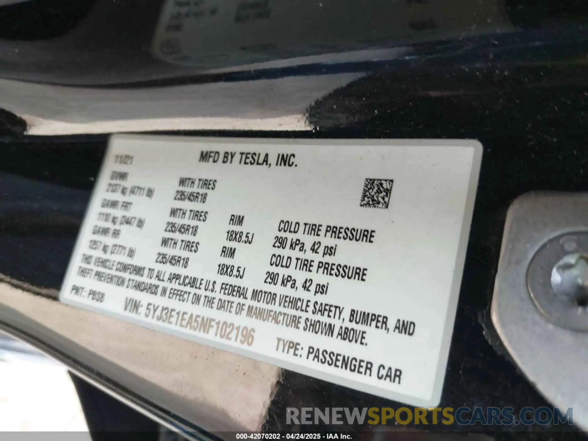 9 Photograph of a damaged car 5YJ3E1EA5NF102196 TESLA MODEL 3 2022