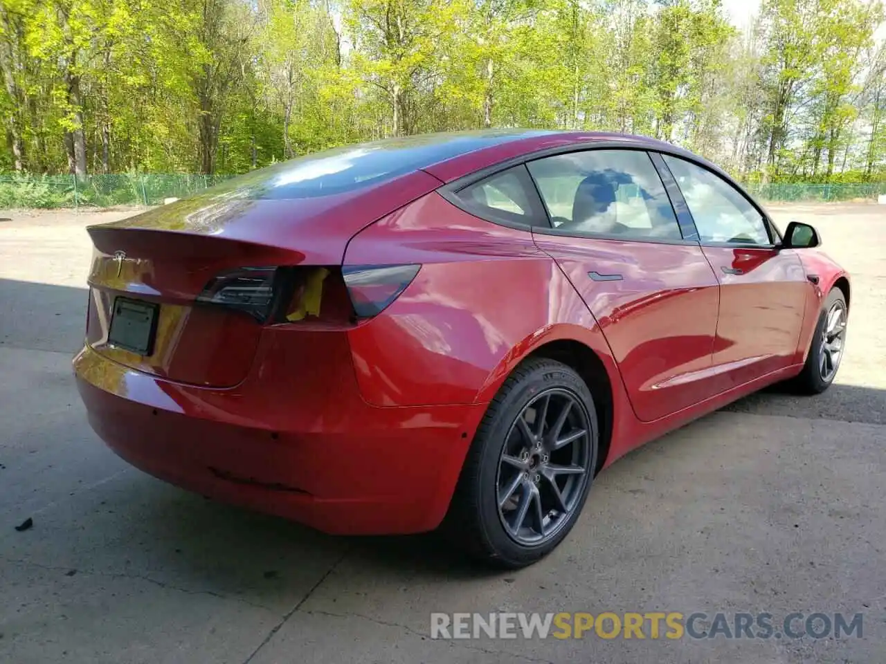 4 Photograph of a damaged car 5YJ3E1EA5NF102487 TESLA MODEL 3 2022