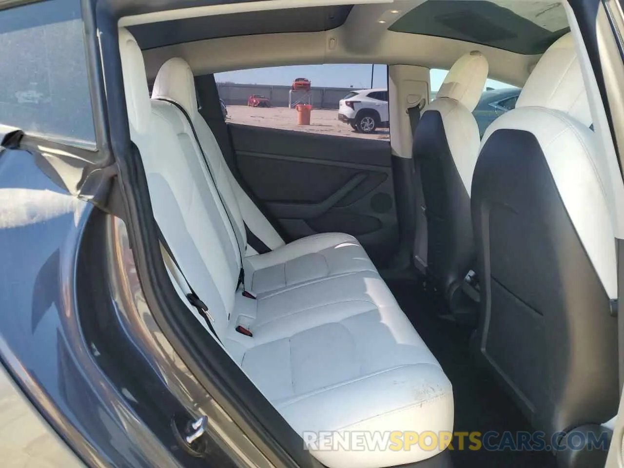11 Photograph of a damaged car 5YJ3E1EA5NF124425 TESLA MODEL 3 2022