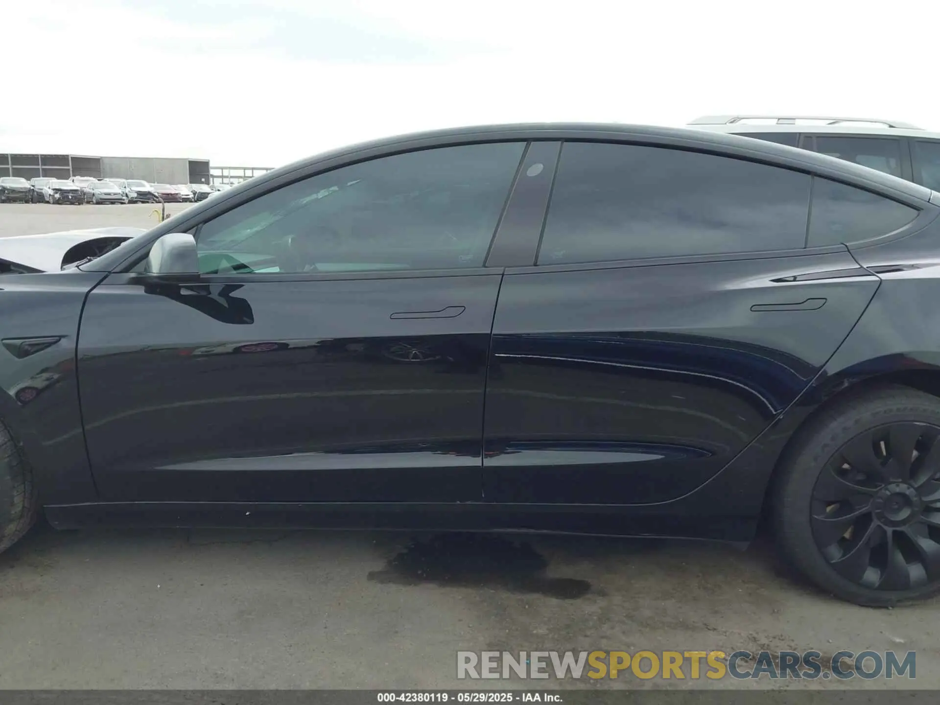 13 Photograph of a damaged car 5YJ3E1EA5NF136199 TESLA MODEL 3 2022