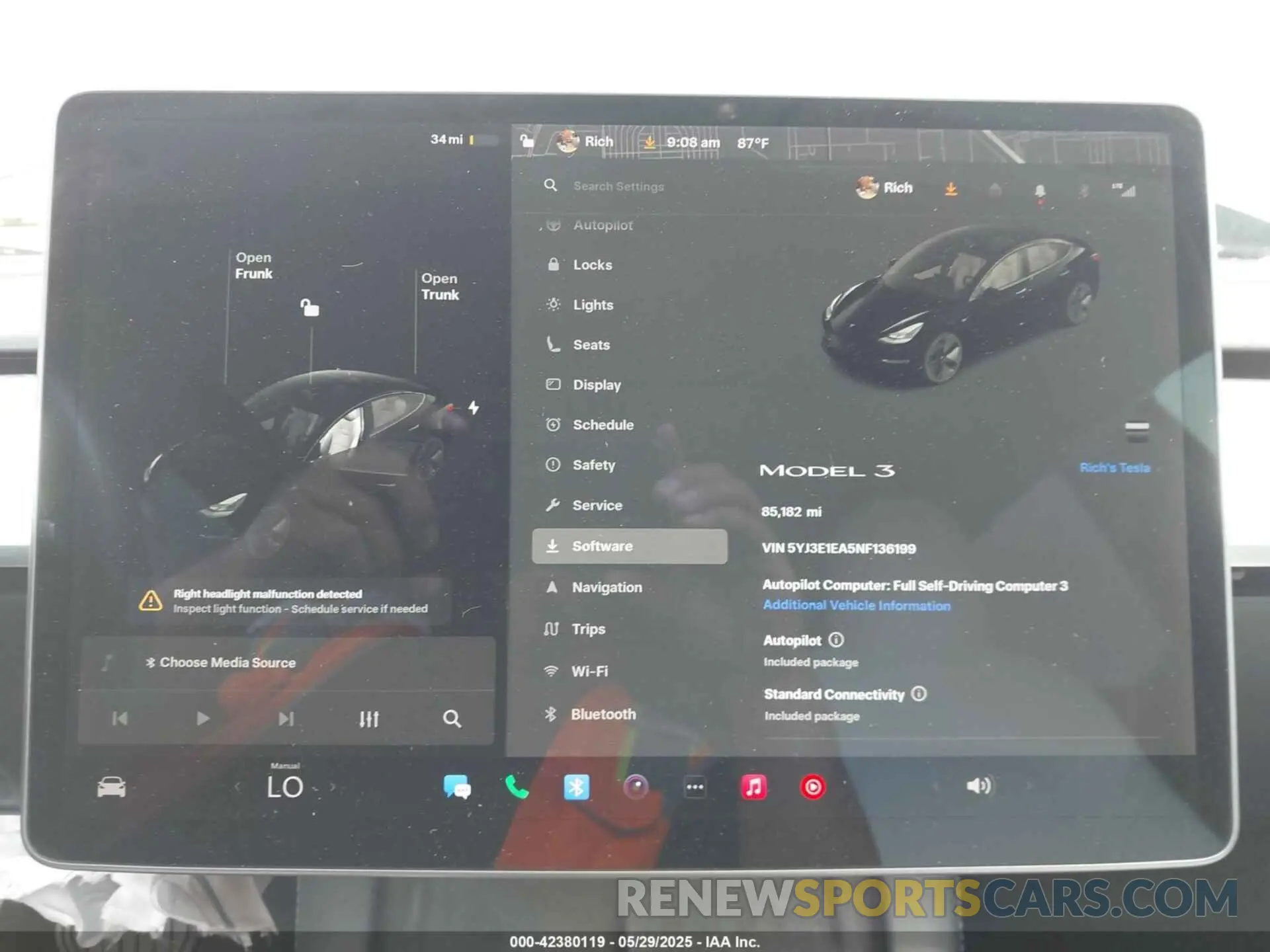 17 Photograph of a damaged car 5YJ3E1EA5NF136199 TESLA MODEL 3 2022