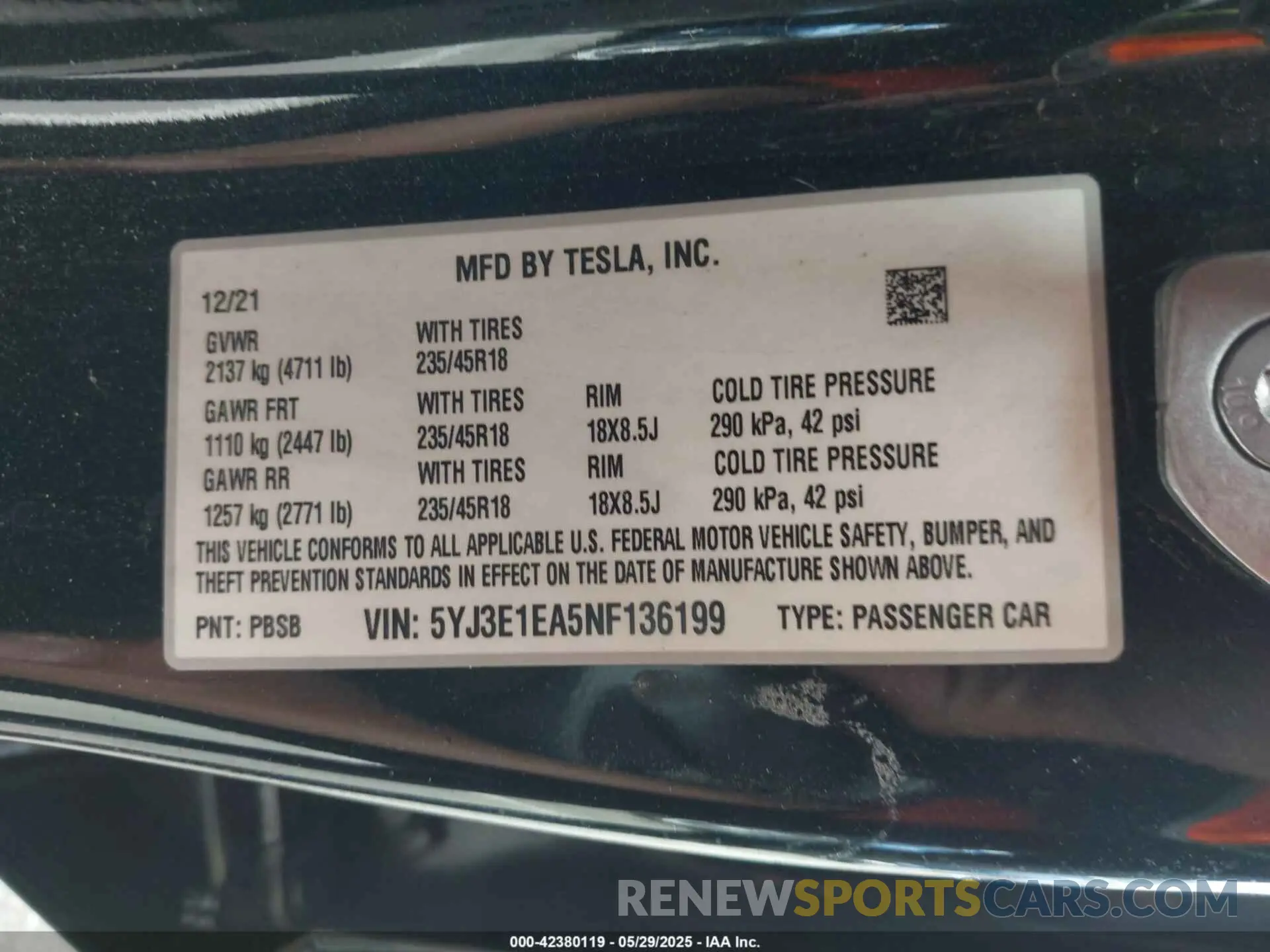 9 Photograph of a damaged car 5YJ3E1EA5NF136199 TESLA MODEL 3 2022