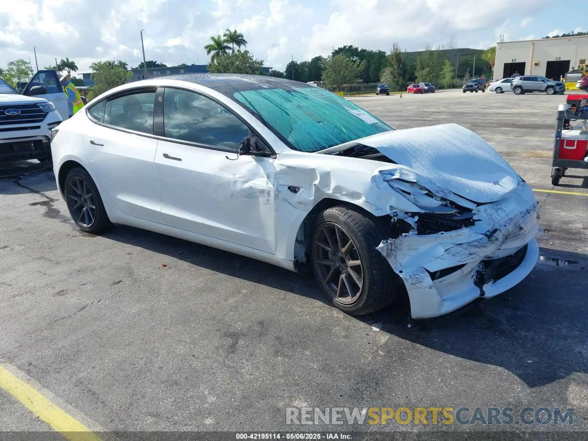 1 Photograph of a damaged car 5YJ3E1EA5NF164309 TESLA MODEL 3 2022