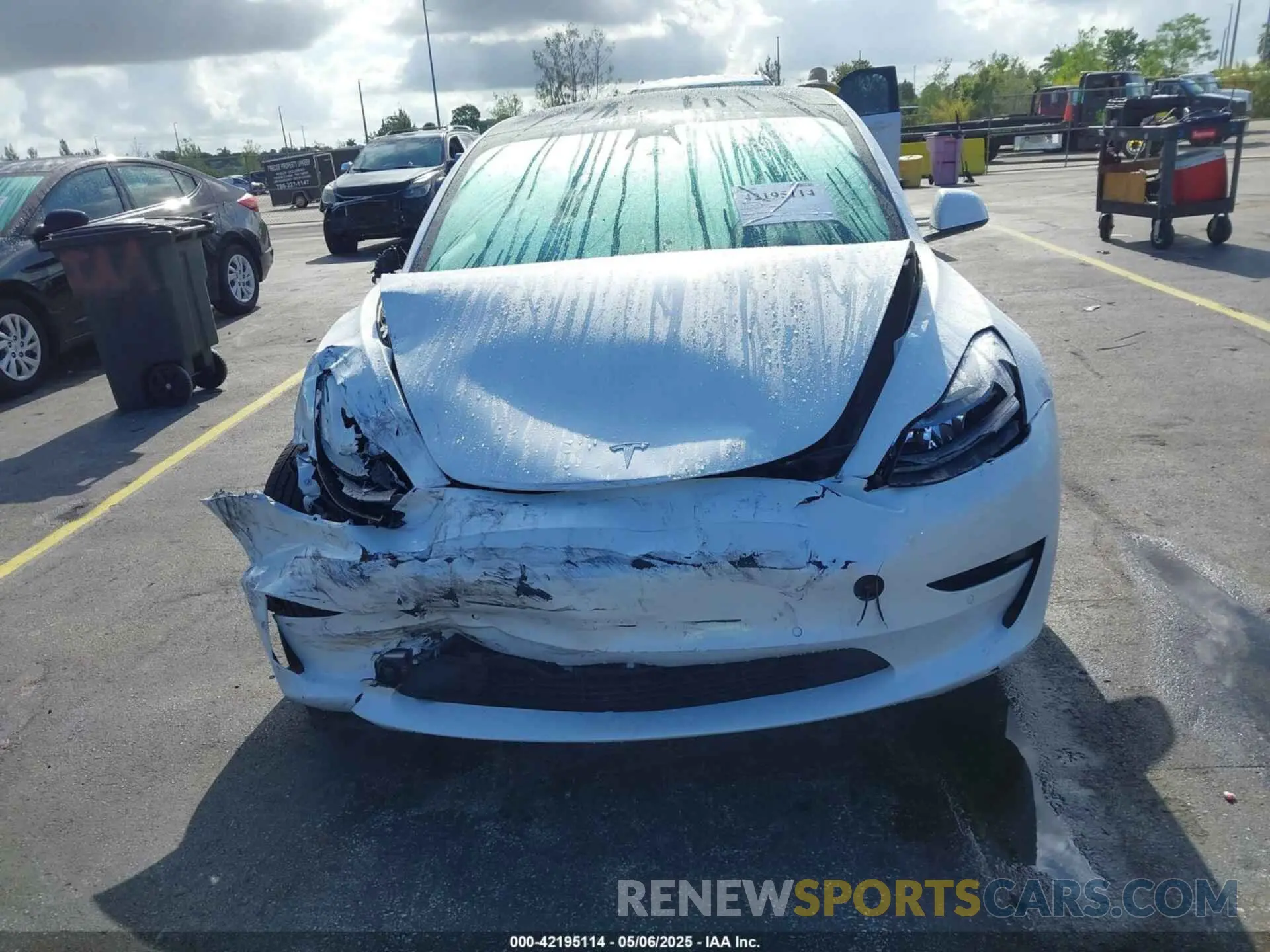11 Photograph of a damaged car 5YJ3E1EA5NF164309 TESLA MODEL 3 2022
