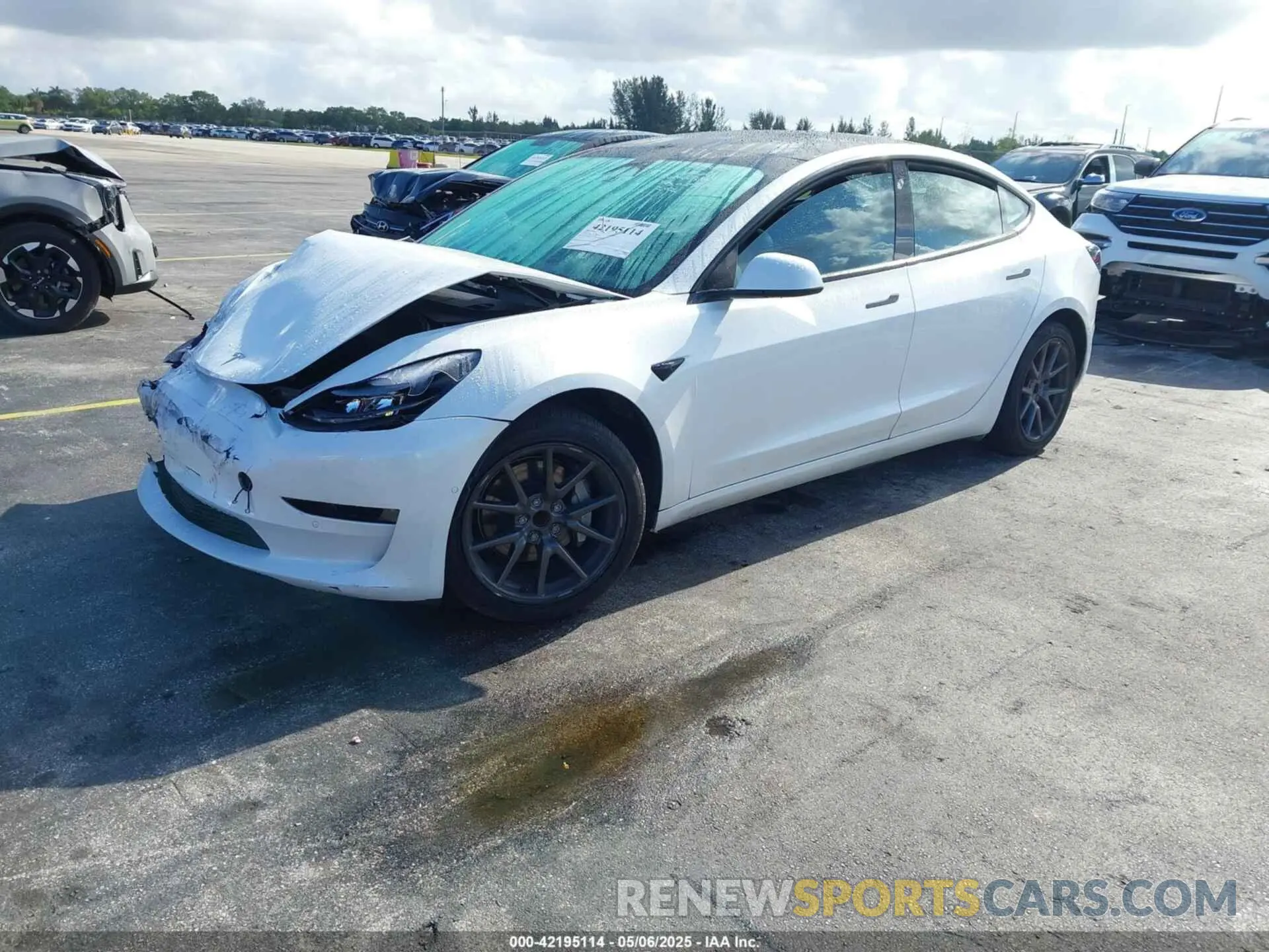 2 Photograph of a damaged car 5YJ3E1EA5NF164309 TESLA MODEL 3 2022