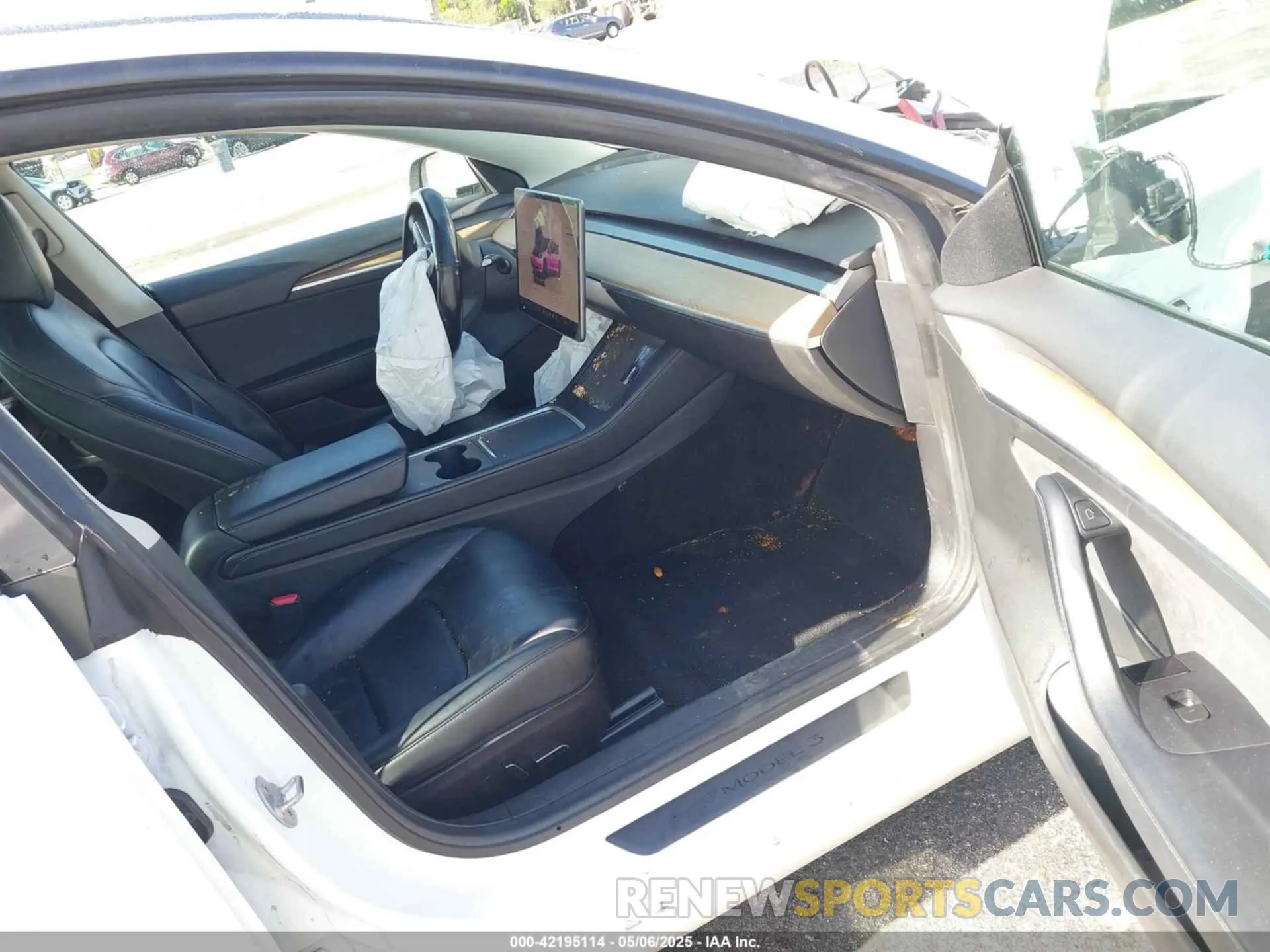 5 Photograph of a damaged car 5YJ3E1EA5NF164309 TESLA MODEL 3 2022