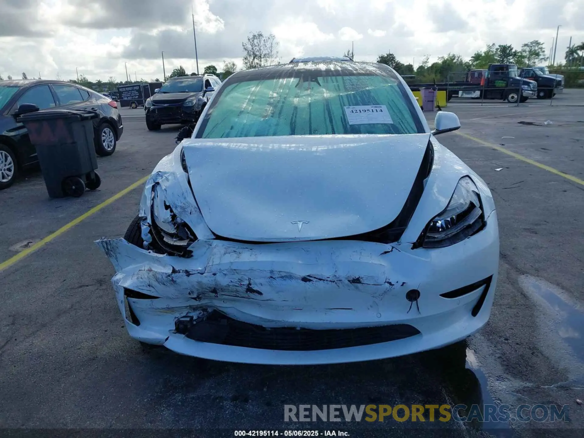 6 Photograph of a damaged car 5YJ3E1EA5NF164309 TESLA MODEL 3 2022