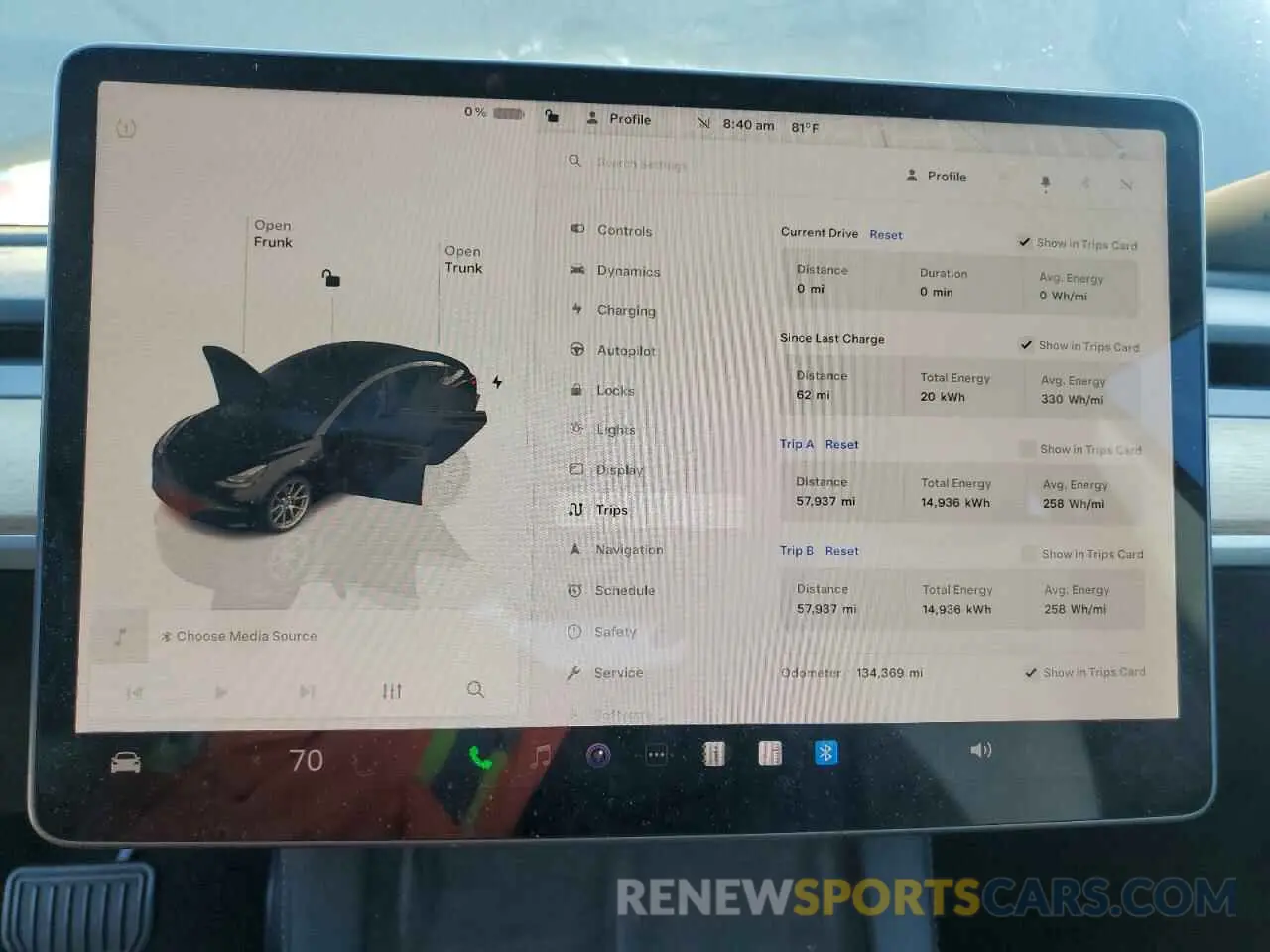 9 Photograph of a damaged car 5YJ3E1EA5NF184818 TESLA MODEL 3 2022