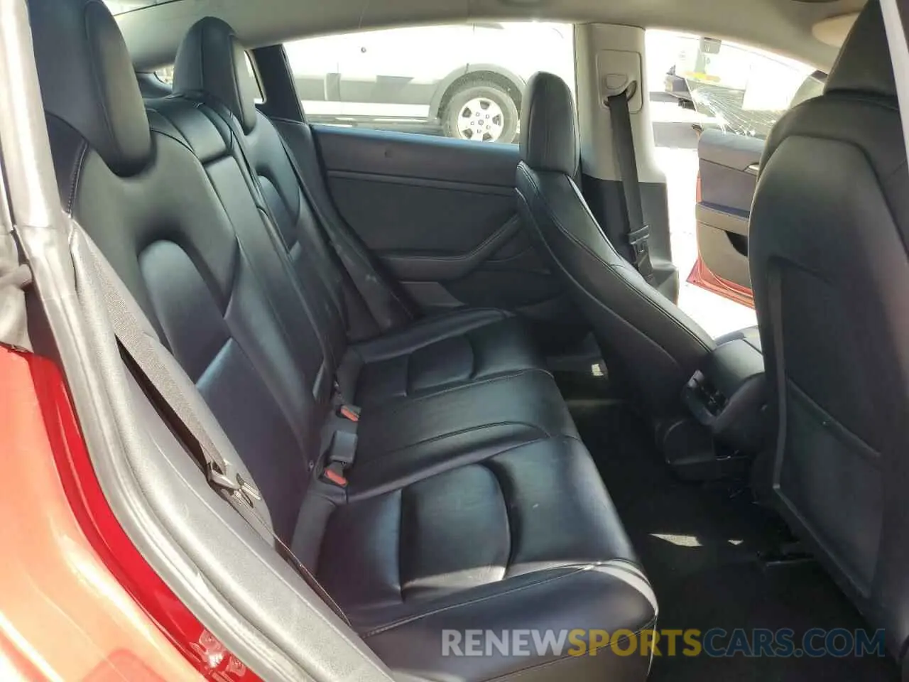 10 Photograph of a damaged car 5YJ3E1EA5NF184883 TESLA MODEL 3 2022