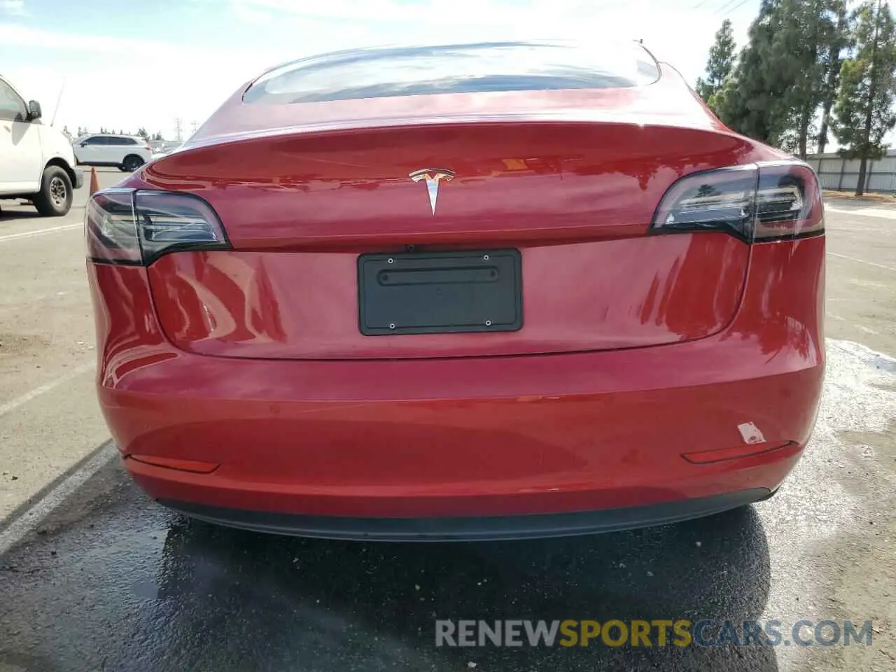 6 Photograph of a damaged car 5YJ3E1EA5NF184883 TESLA MODEL 3 2022
