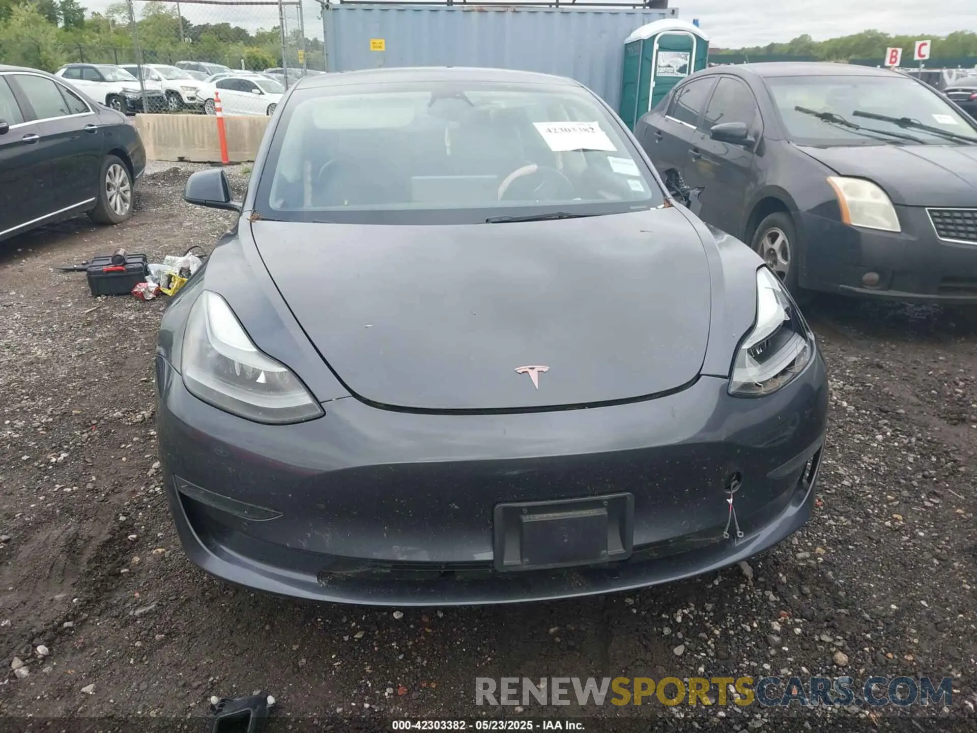12 Photograph of a damaged car 5YJ3E1EA5NF185905 TESLA MODEL 3 2022