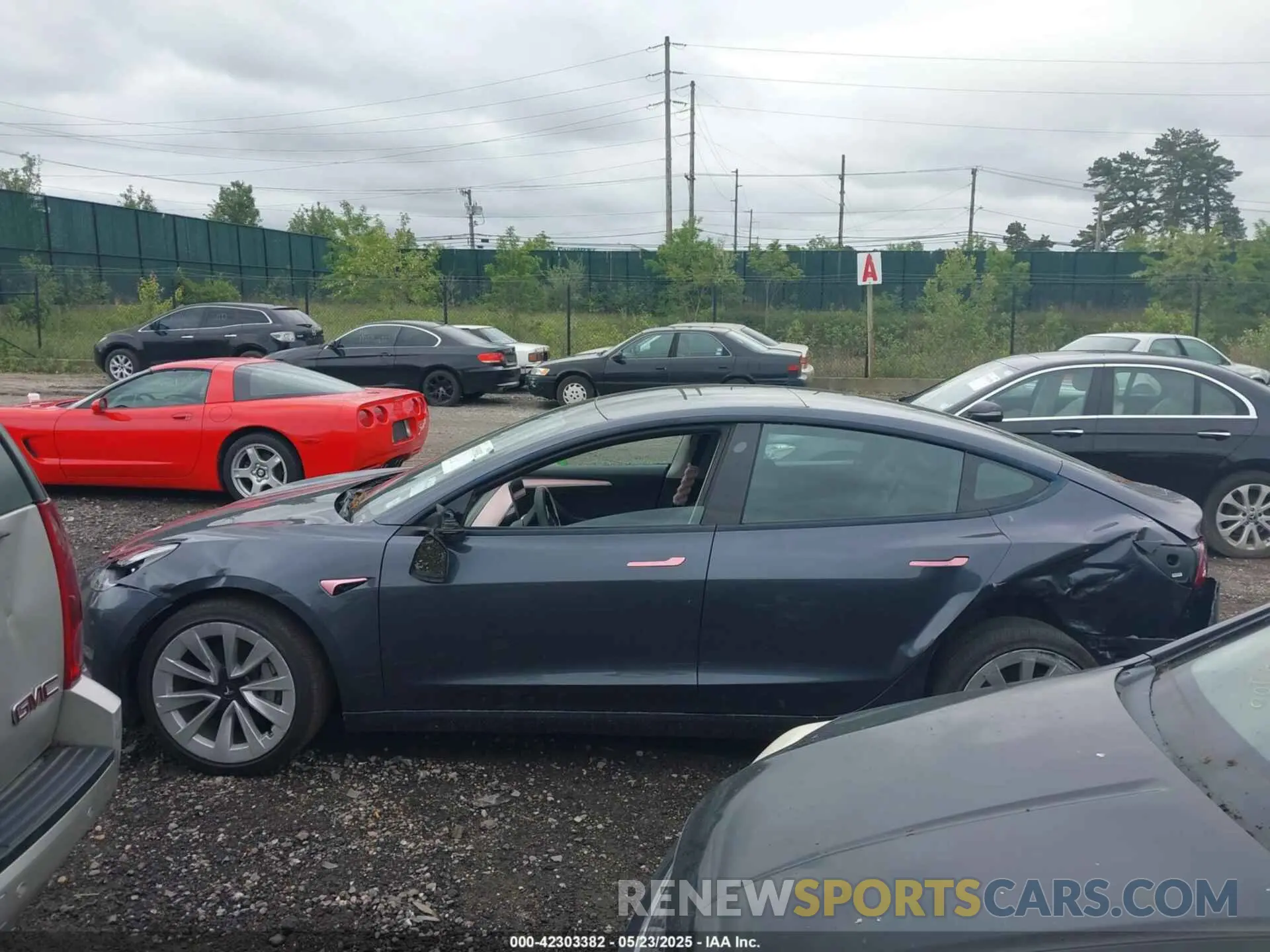 14 Photograph of a damaged car 5YJ3E1EA5NF185905 TESLA MODEL 3 2022