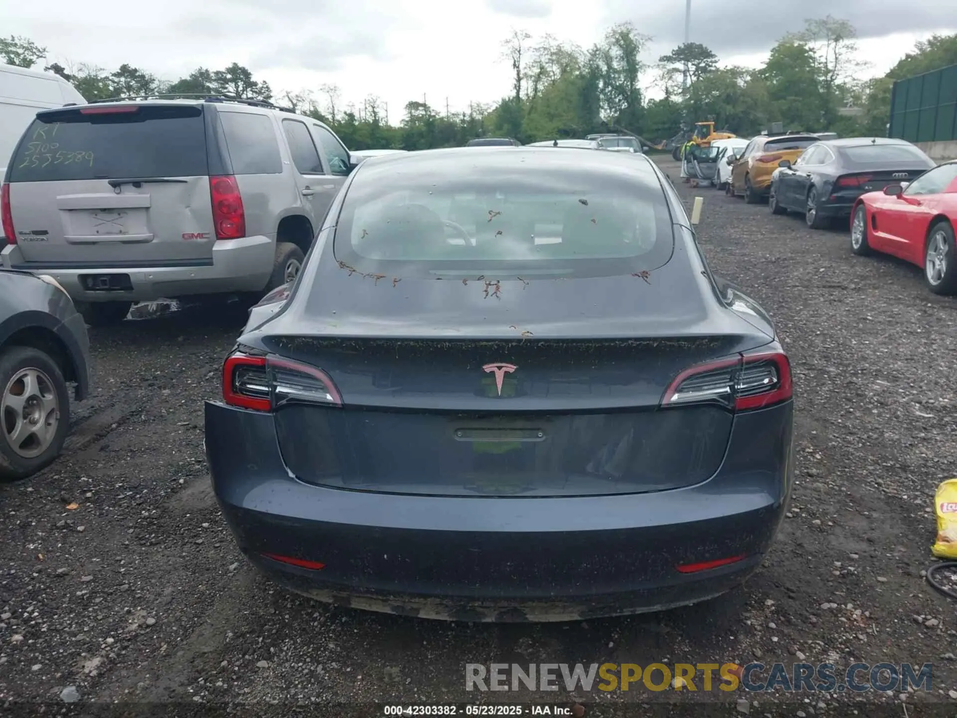 16 Photograph of a damaged car 5YJ3E1EA5NF185905 TESLA MODEL 3 2022