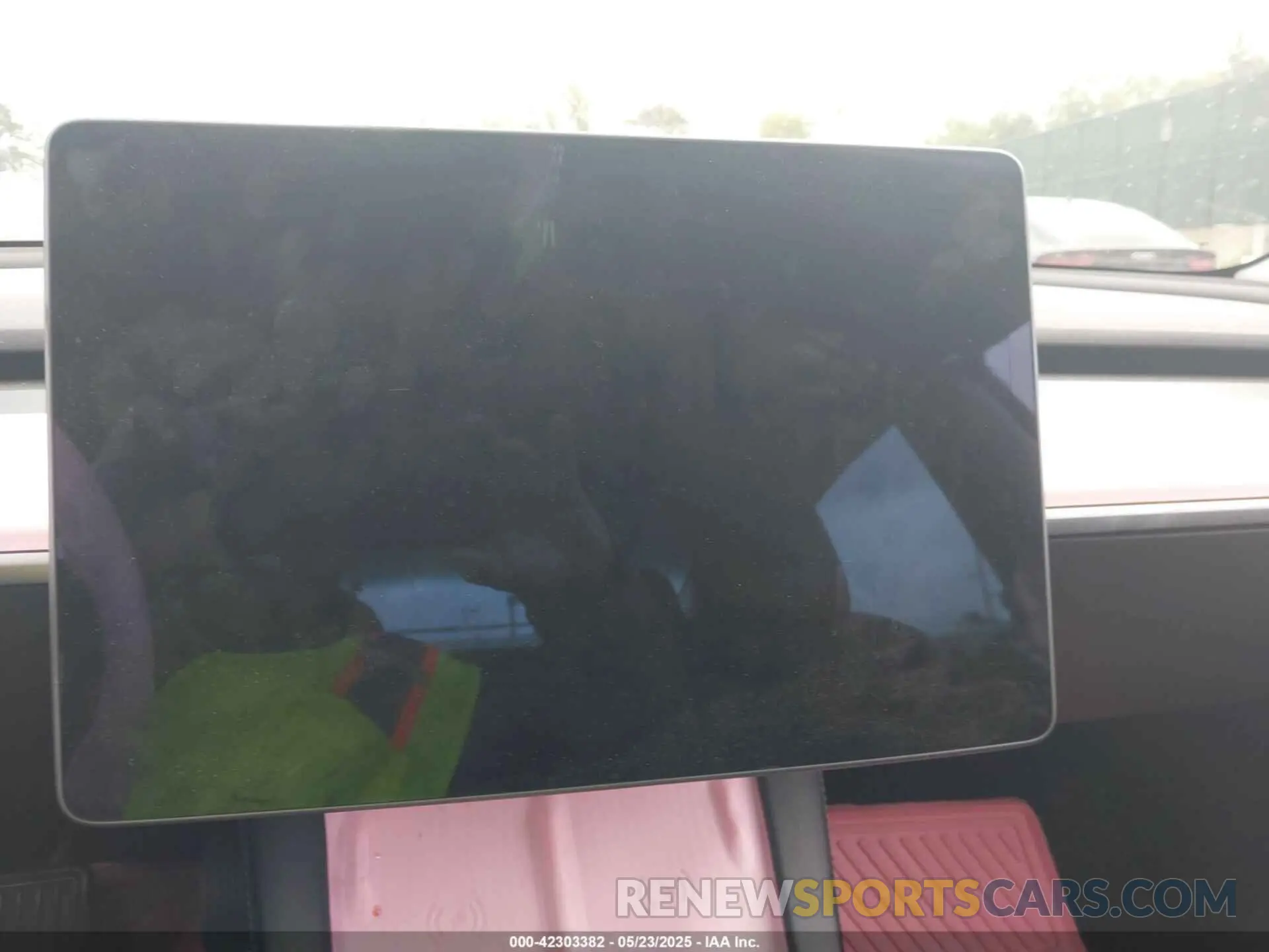 18 Photograph of a damaged car 5YJ3E1EA5NF185905 TESLA MODEL 3 2022