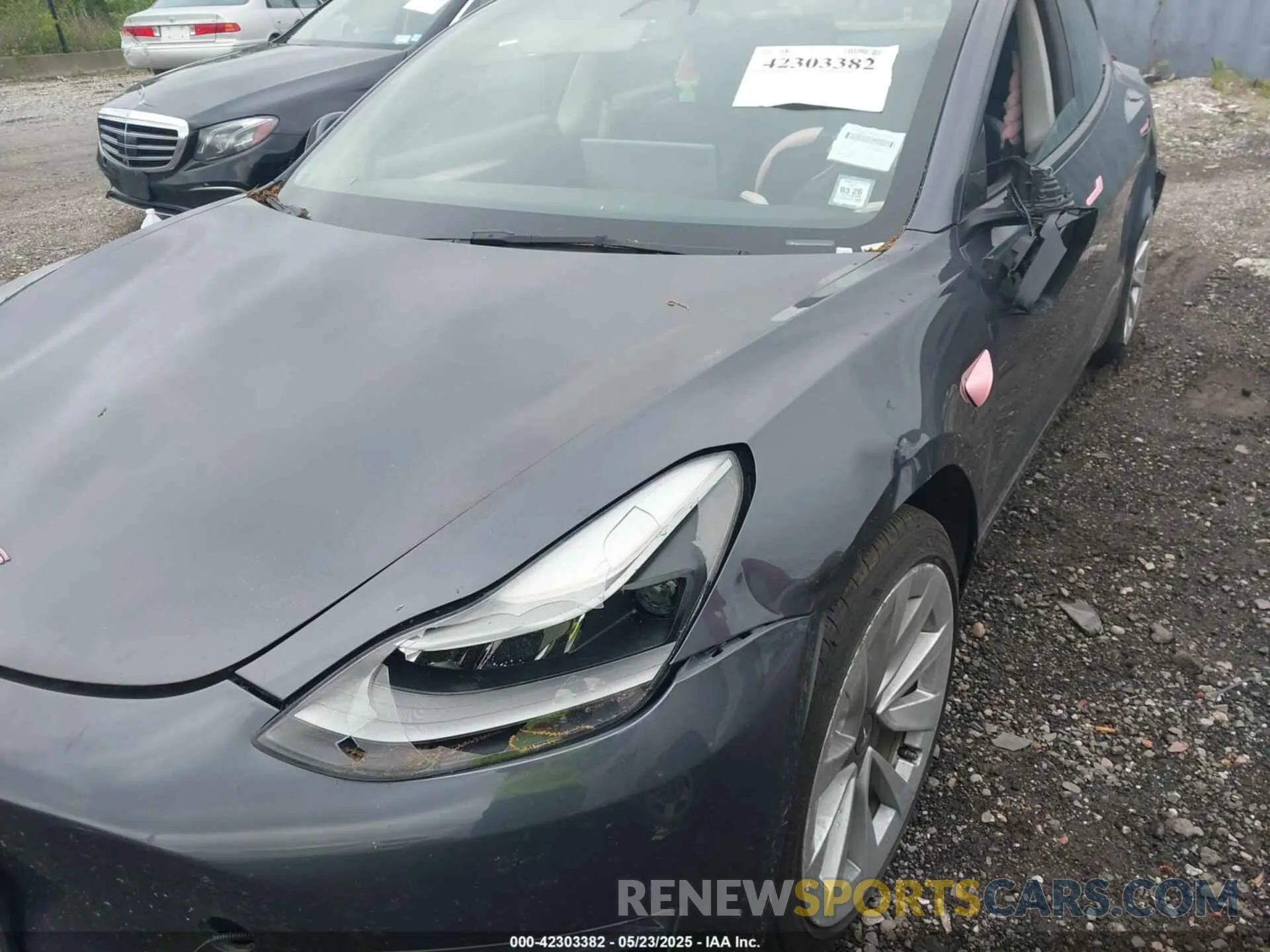 19 Photograph of a damaged car 5YJ3E1EA5NF185905 TESLA MODEL 3 2022