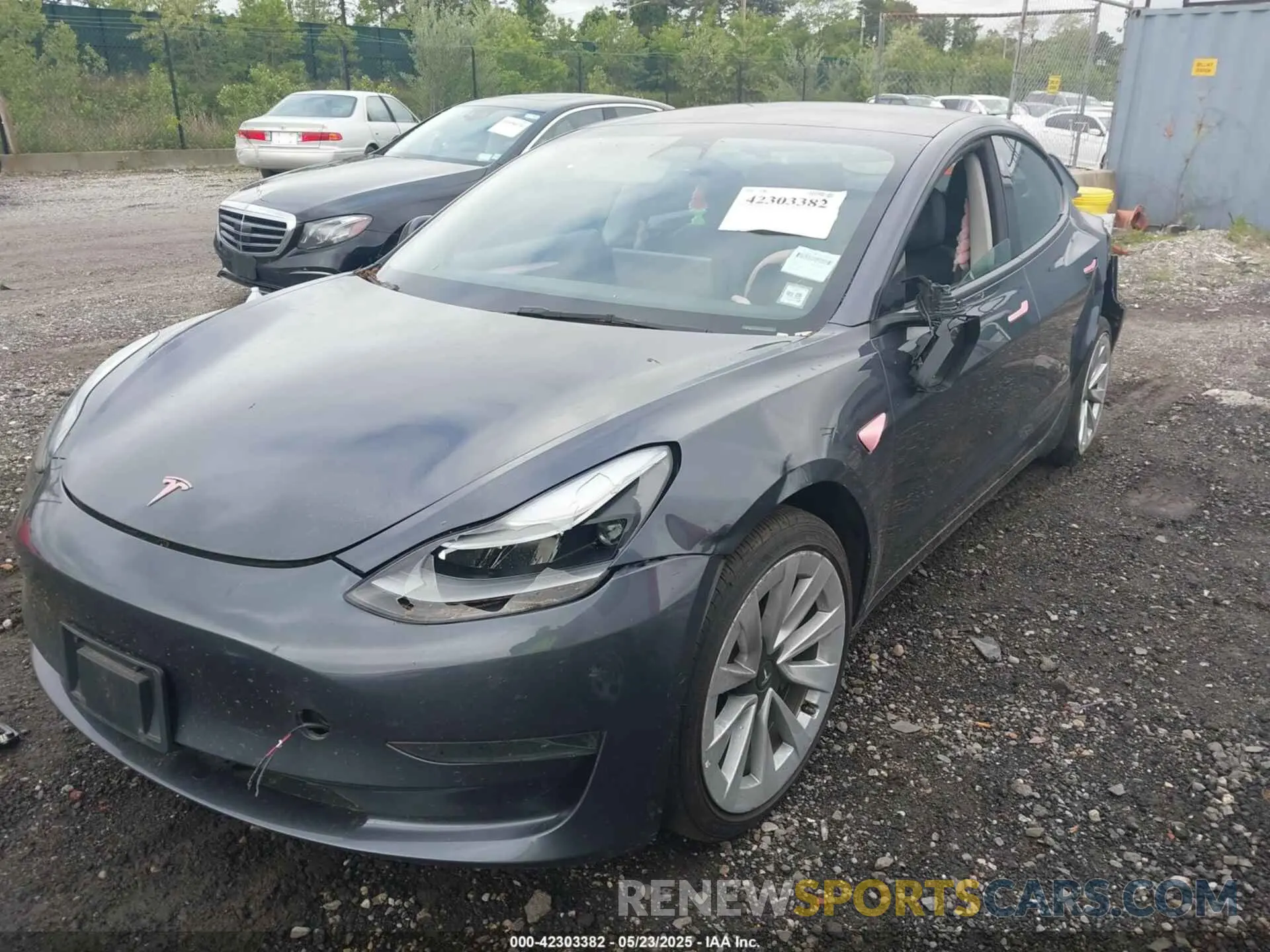 2 Photograph of a damaged car 5YJ3E1EA5NF185905 TESLA MODEL 3 2022