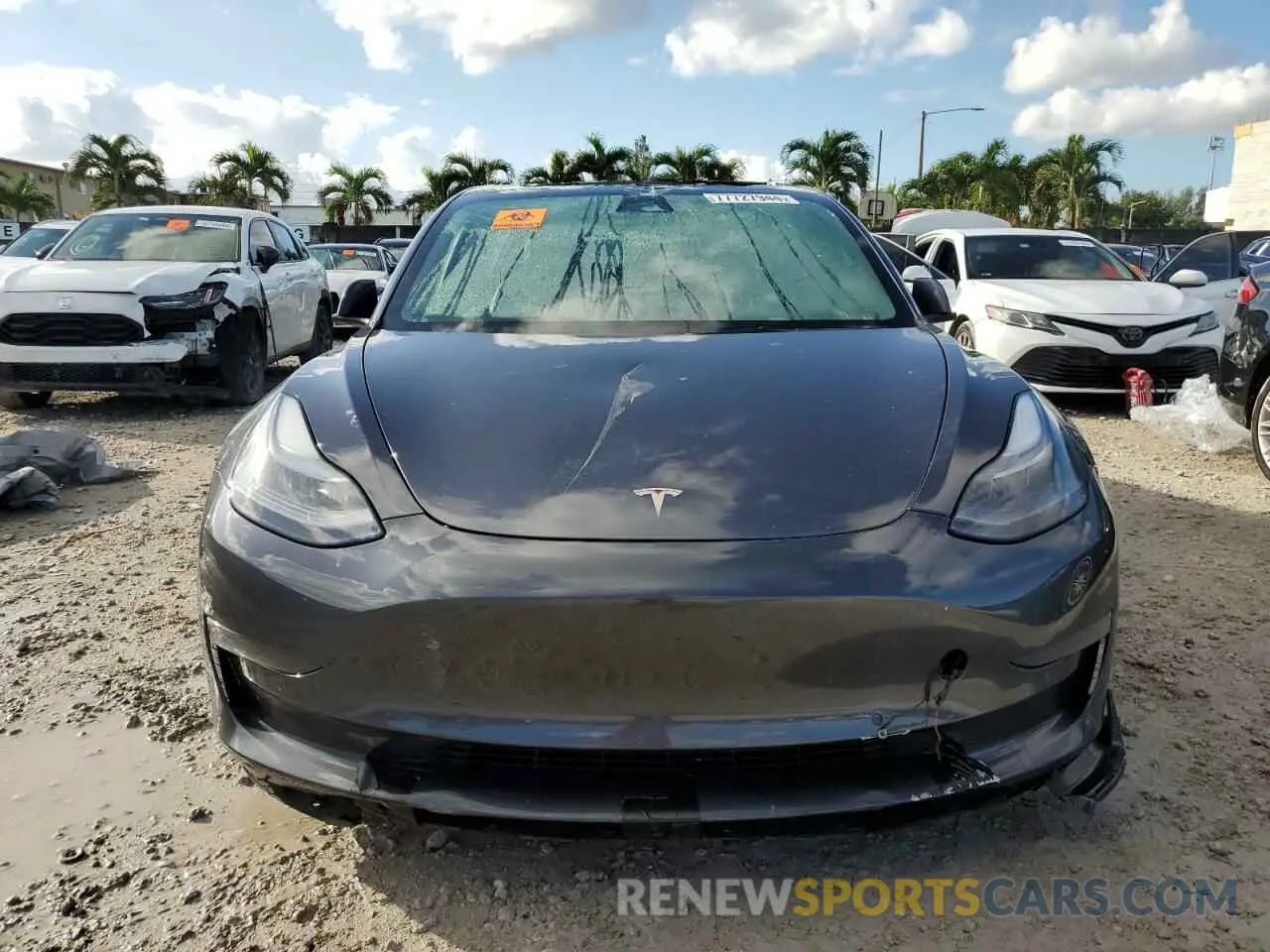 5 Photograph of a damaged car 5YJ3E1EA5NF186665 TESLA MODEL 3 2022