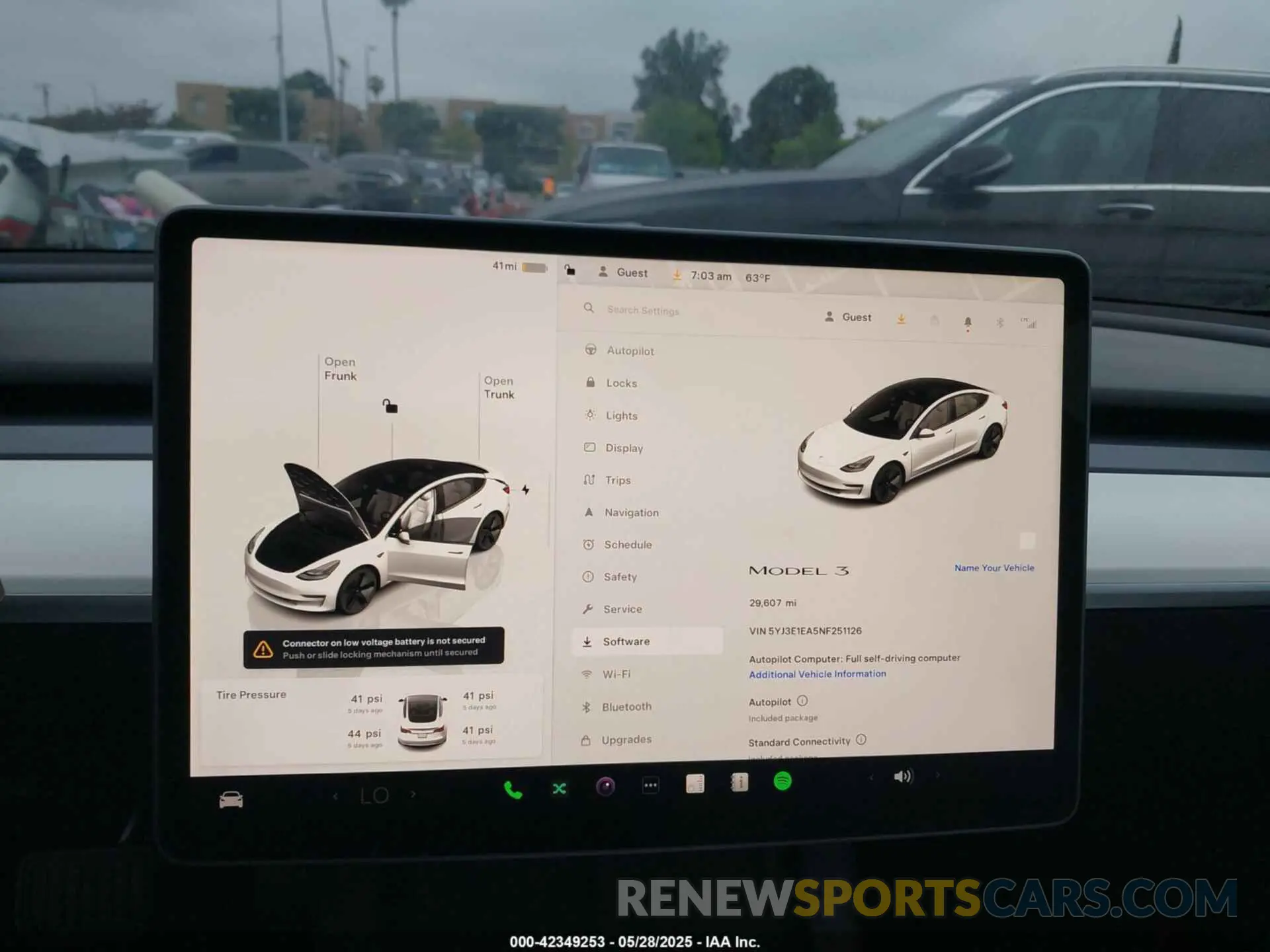 18 Photograph of a damaged car 5YJ3E1EA5NF251126 TESLA MODEL 3 2022