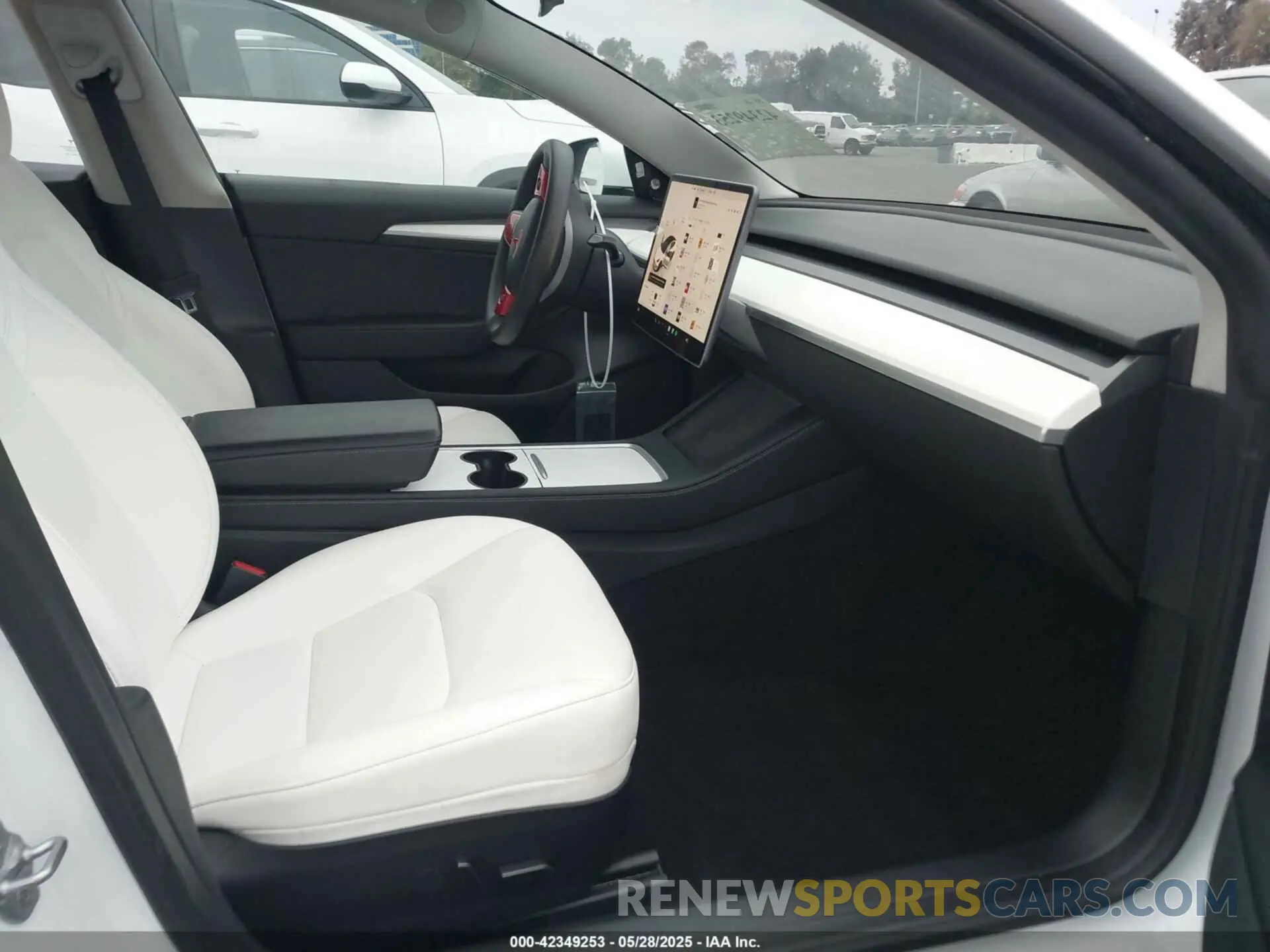 5 Photograph of a damaged car 5YJ3E1EA5NF251126 TESLA MODEL 3 2022