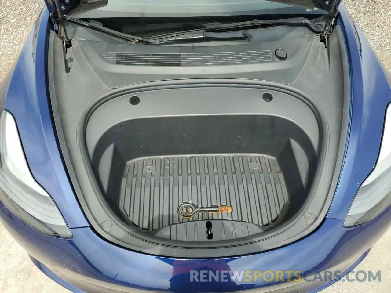 11 Photograph of a damaged car 5YJ3E1EA5NF285552 TESLA MODEL 3 2022