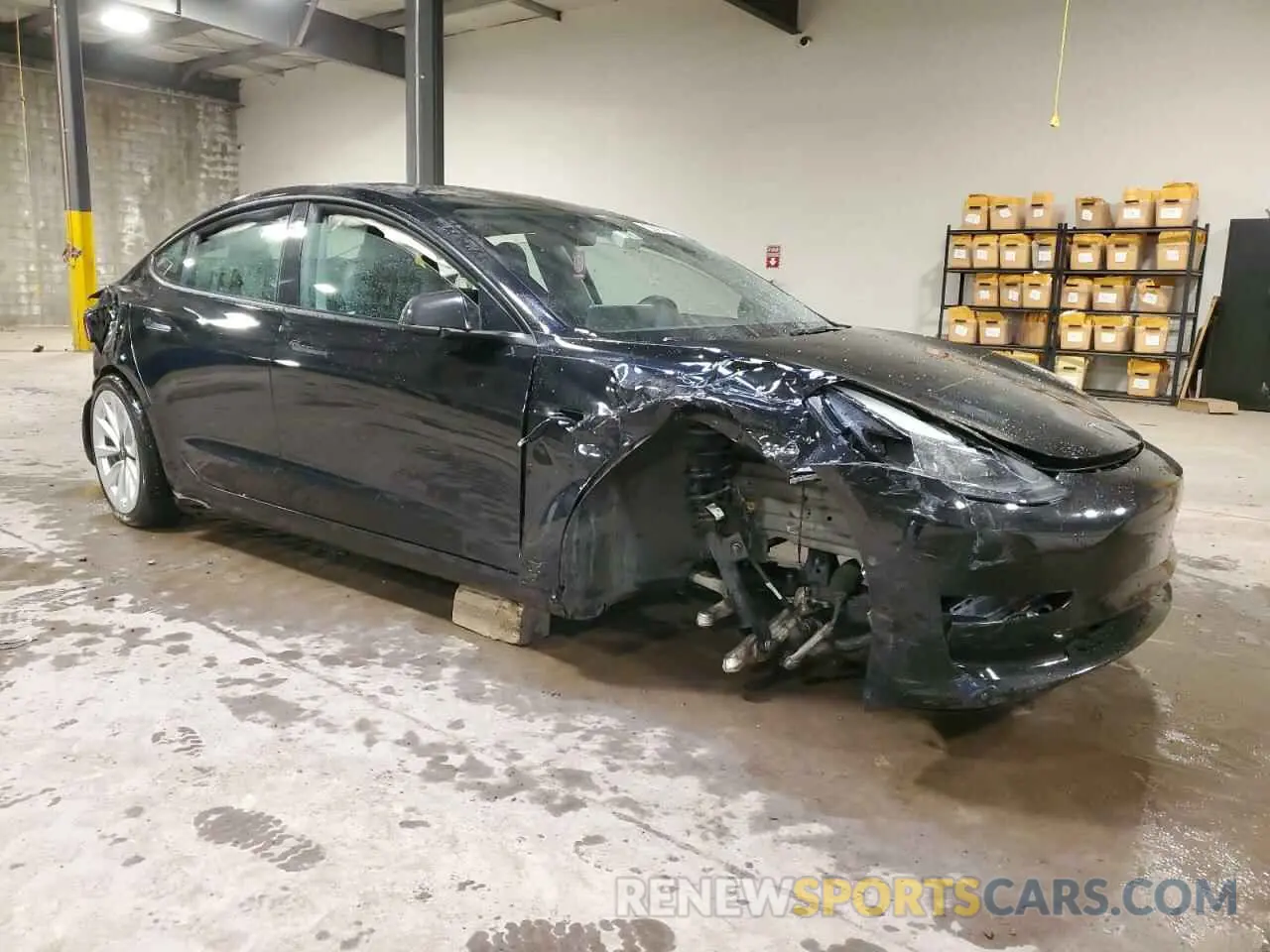 4 Photograph of a damaged car 5YJ3E1EA5NF286118 TESLA MODEL 3 2022