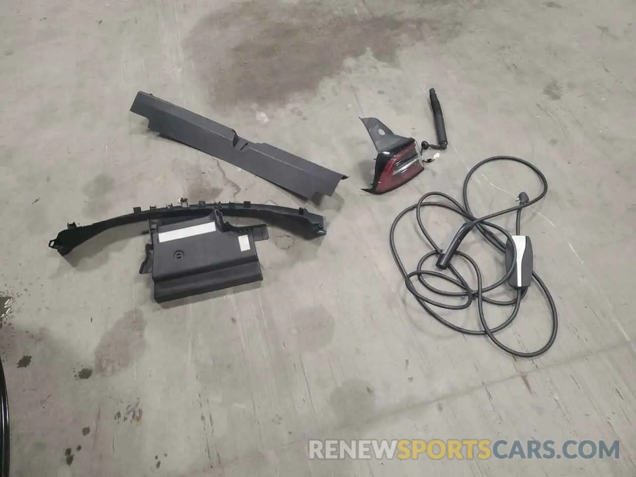 12 Photograph of a damaged car 5YJ3E1EA5NF288290 TESLA MODEL 3 2022