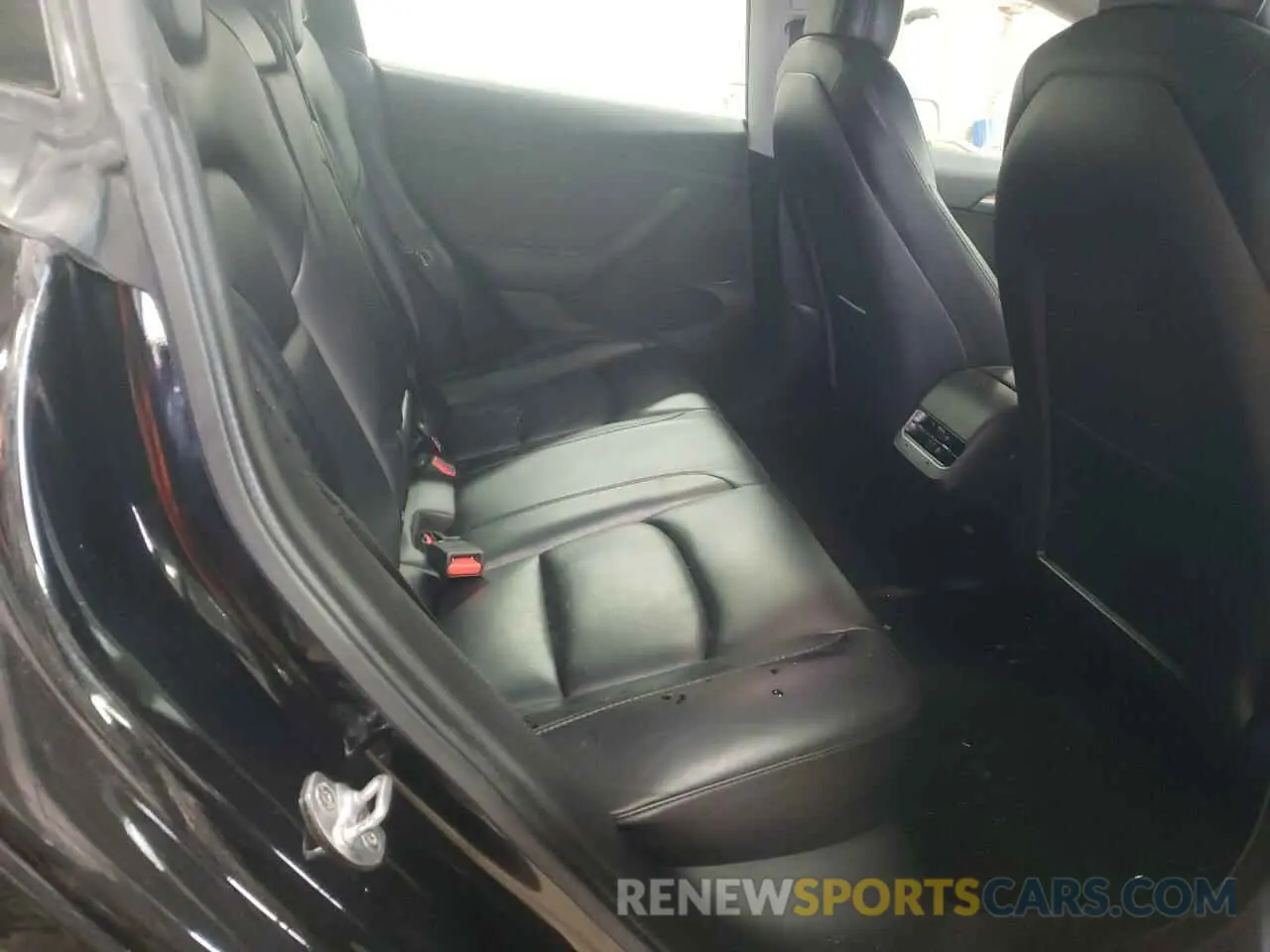 10 Photograph of a damaged car 5YJ3E1EA5NF288399 TESLA MODEL 3 2022