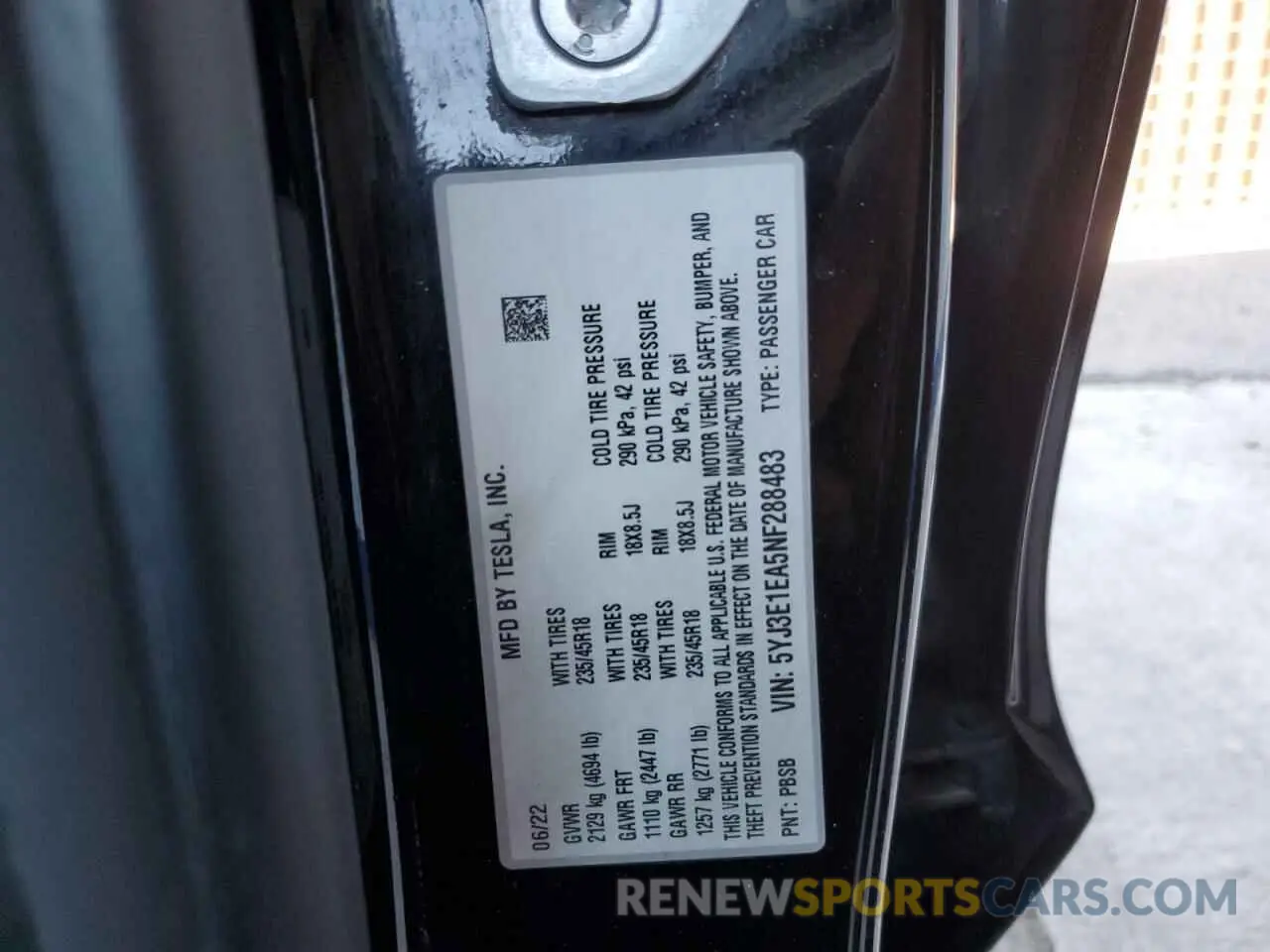 12 Photograph of a damaged car 5YJ3E1EA5NF288483 TESLA MODEL 3 2022