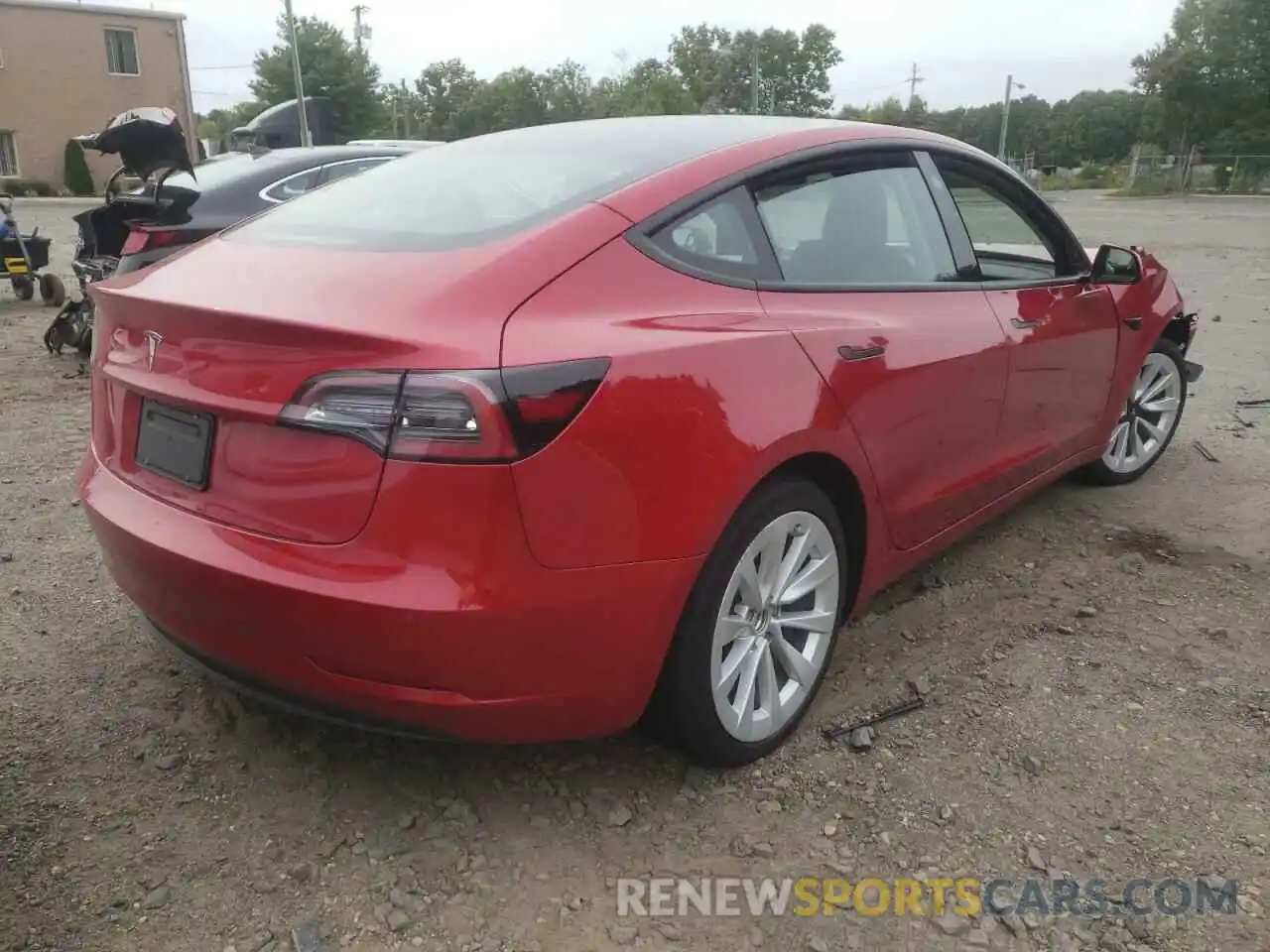 4 Photograph of a damaged car 5YJ3E1EA5NF291156 TESLA MODEL 3 2022