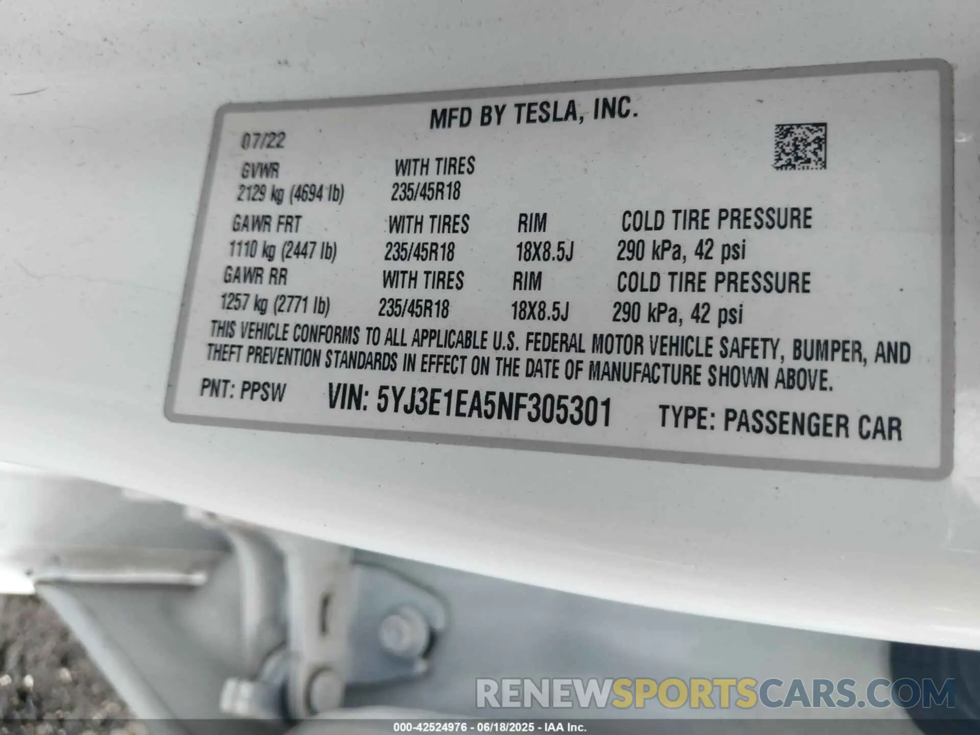 9 Photograph of a damaged car 5YJ3E1EA5NF305301 TESLA MODEL 3 2022
