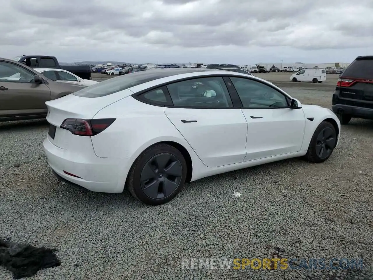 3 Photograph of a damaged car 5YJ3E1EA5NF321935 TESLA MODEL 3 2022