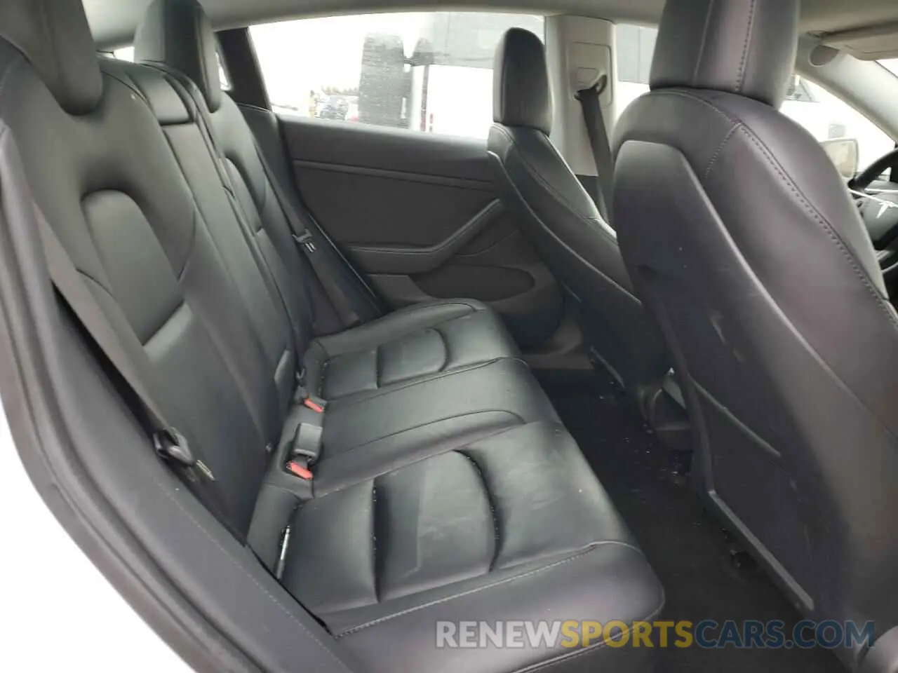 10 Photograph of a damaged car 5YJ3E1EA5NF324625 TESLA MODEL 3 2022